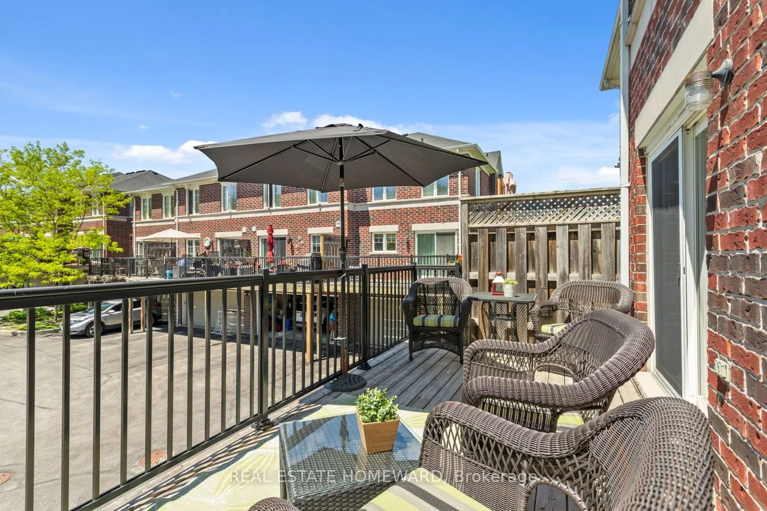 571 Longworth Avenue E #10