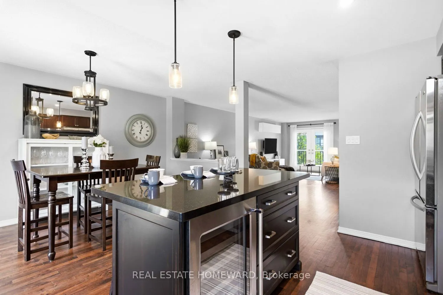 571 Longworth Avenue E #10