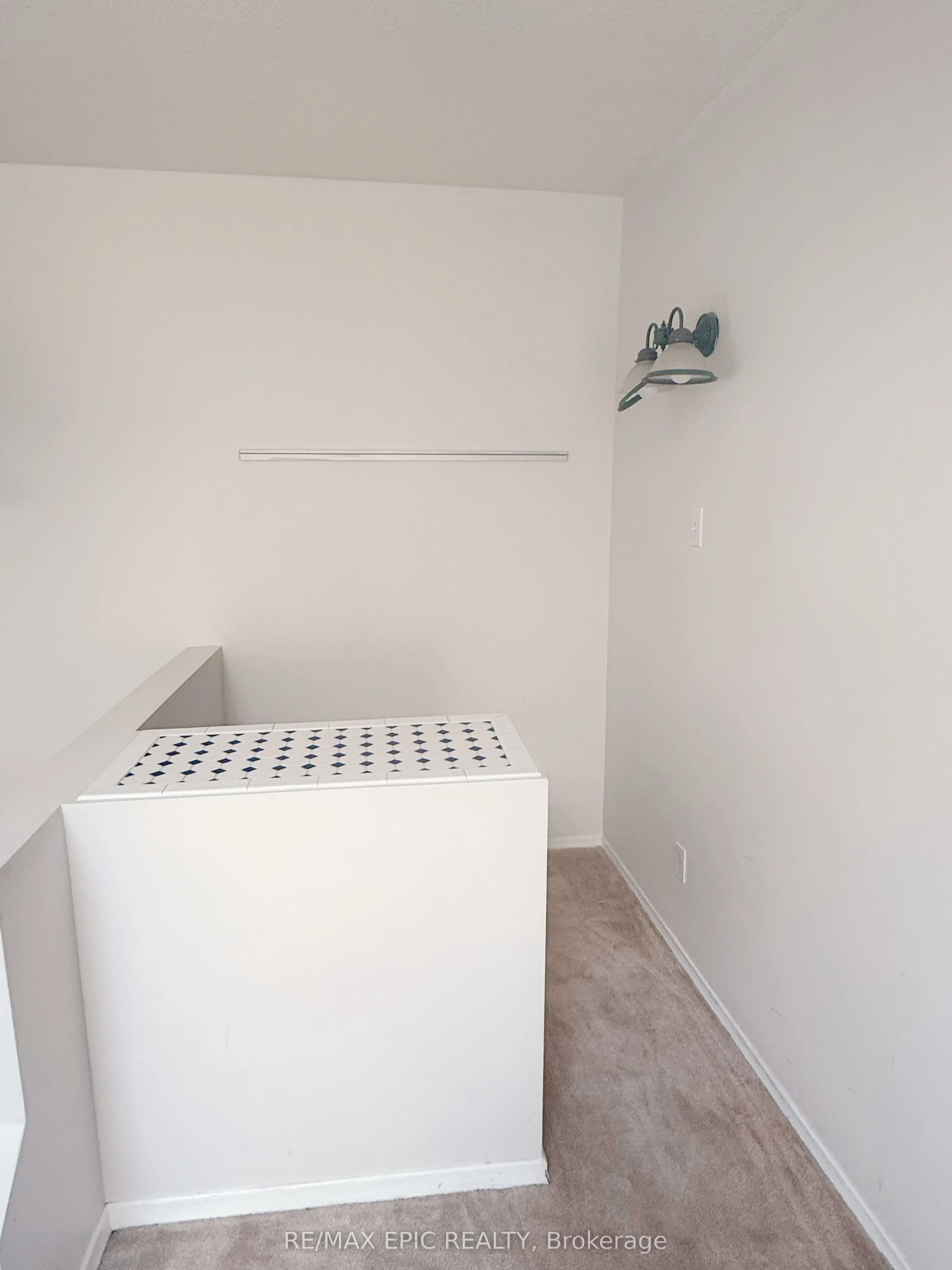 1044 Kingston Road #Upper/2nd Floor