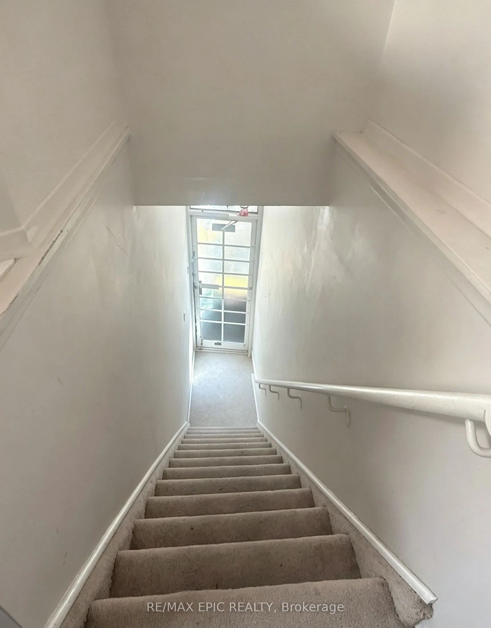 1044 Kingston Road #Upper/2nd Floor
