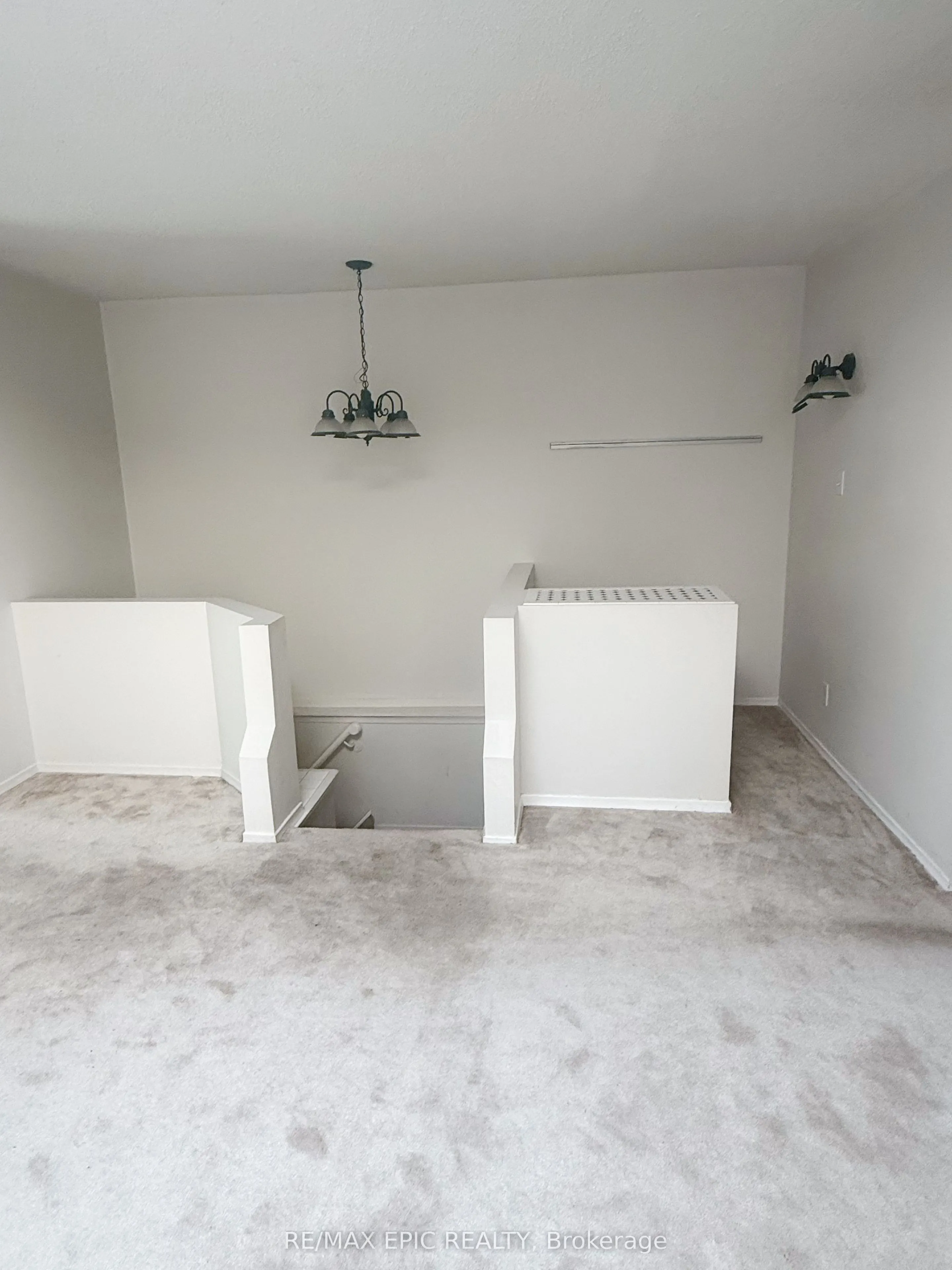 1044 Kingston Road #Upper/2nd Floor