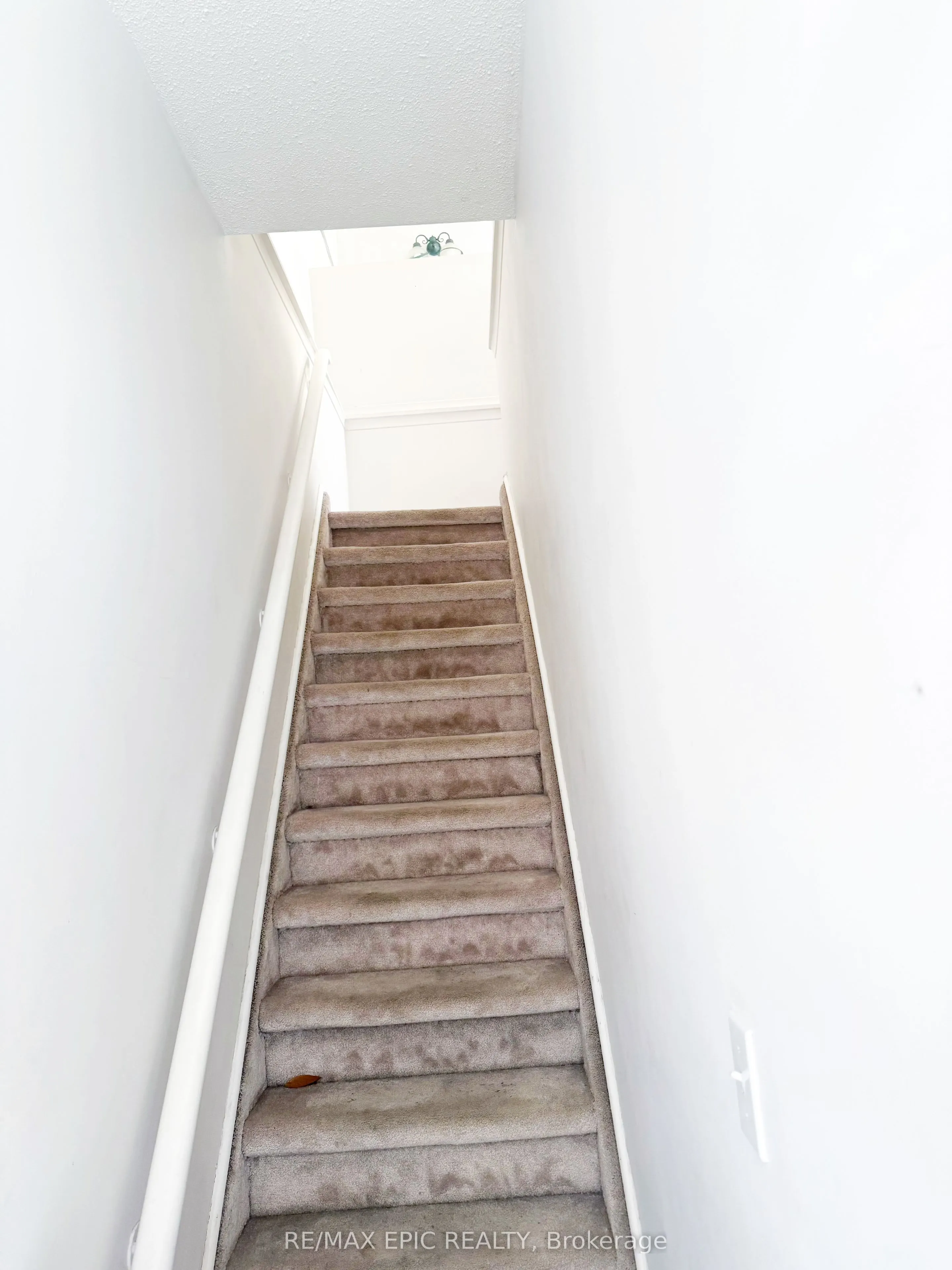 1044 Kingston Road #Upper/2nd Floor