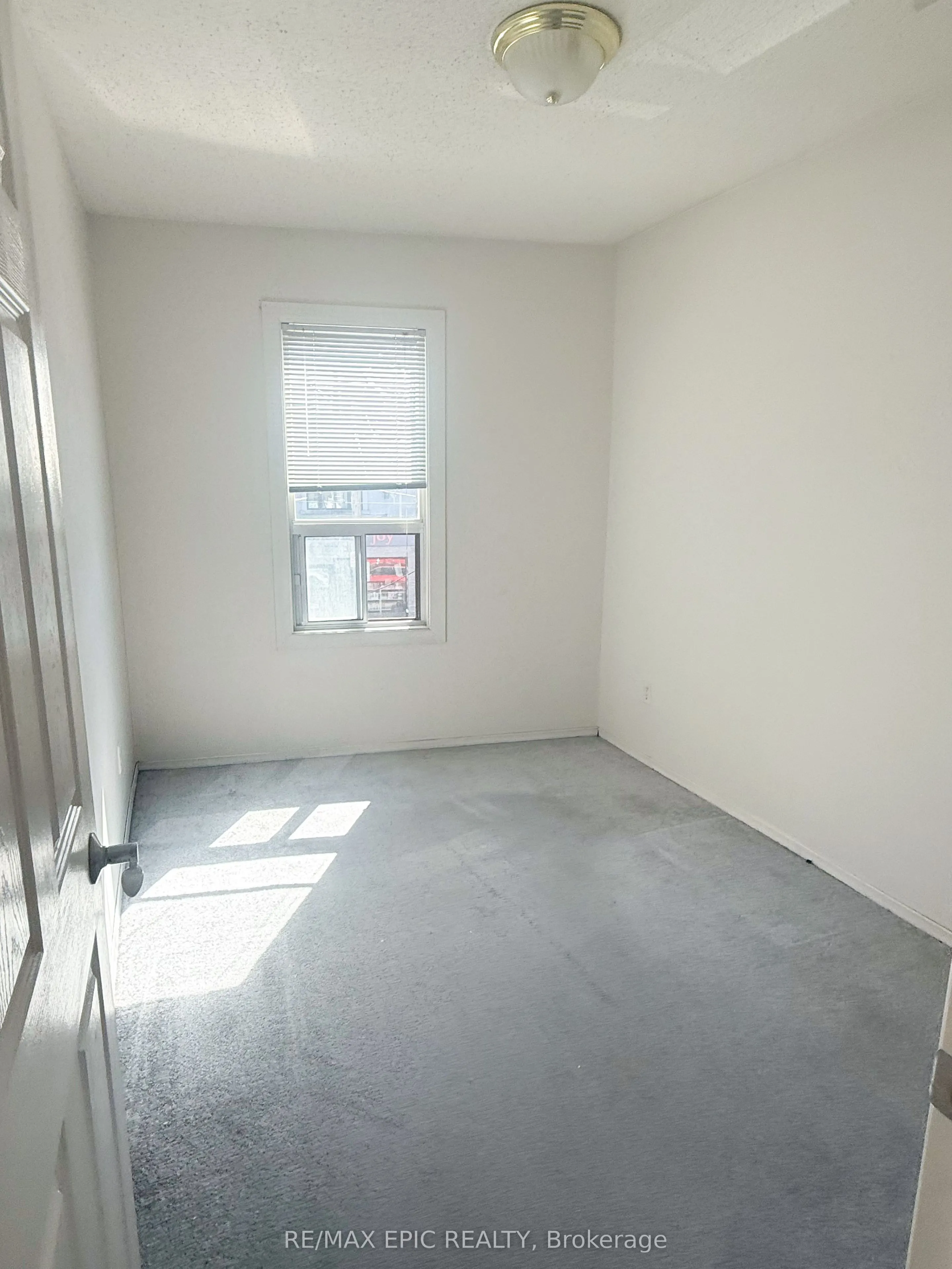 1044 Kingston Road #Upper/2nd Floor