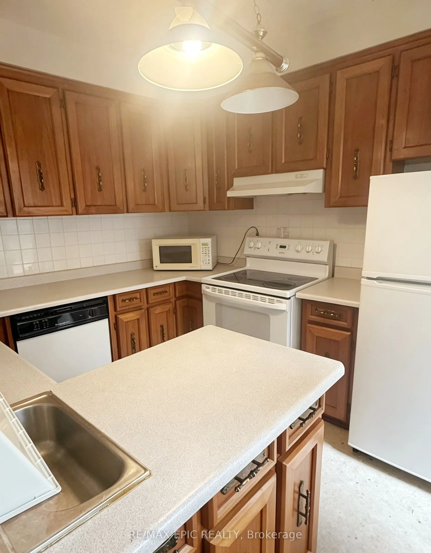 1044 Kingston Road #Upper/2nd Floor