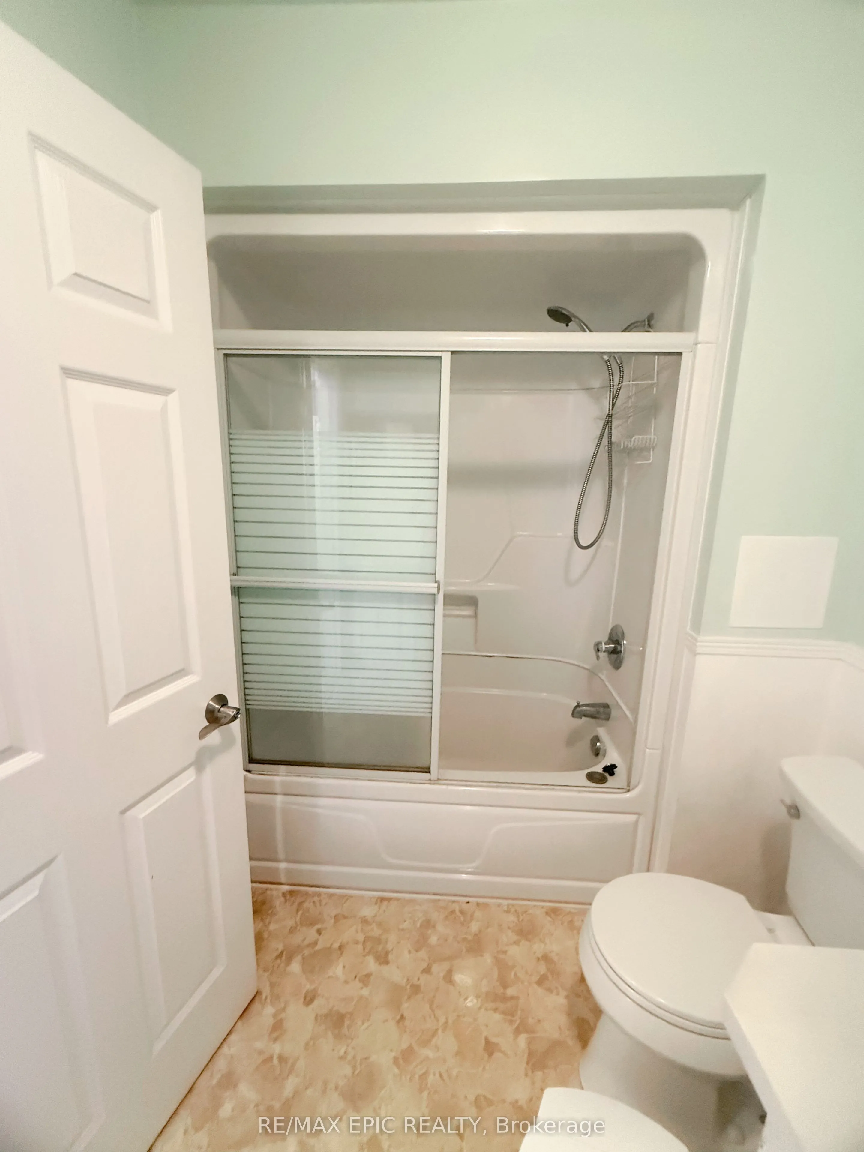 1044 Kingston Road #Upper/2nd Floor