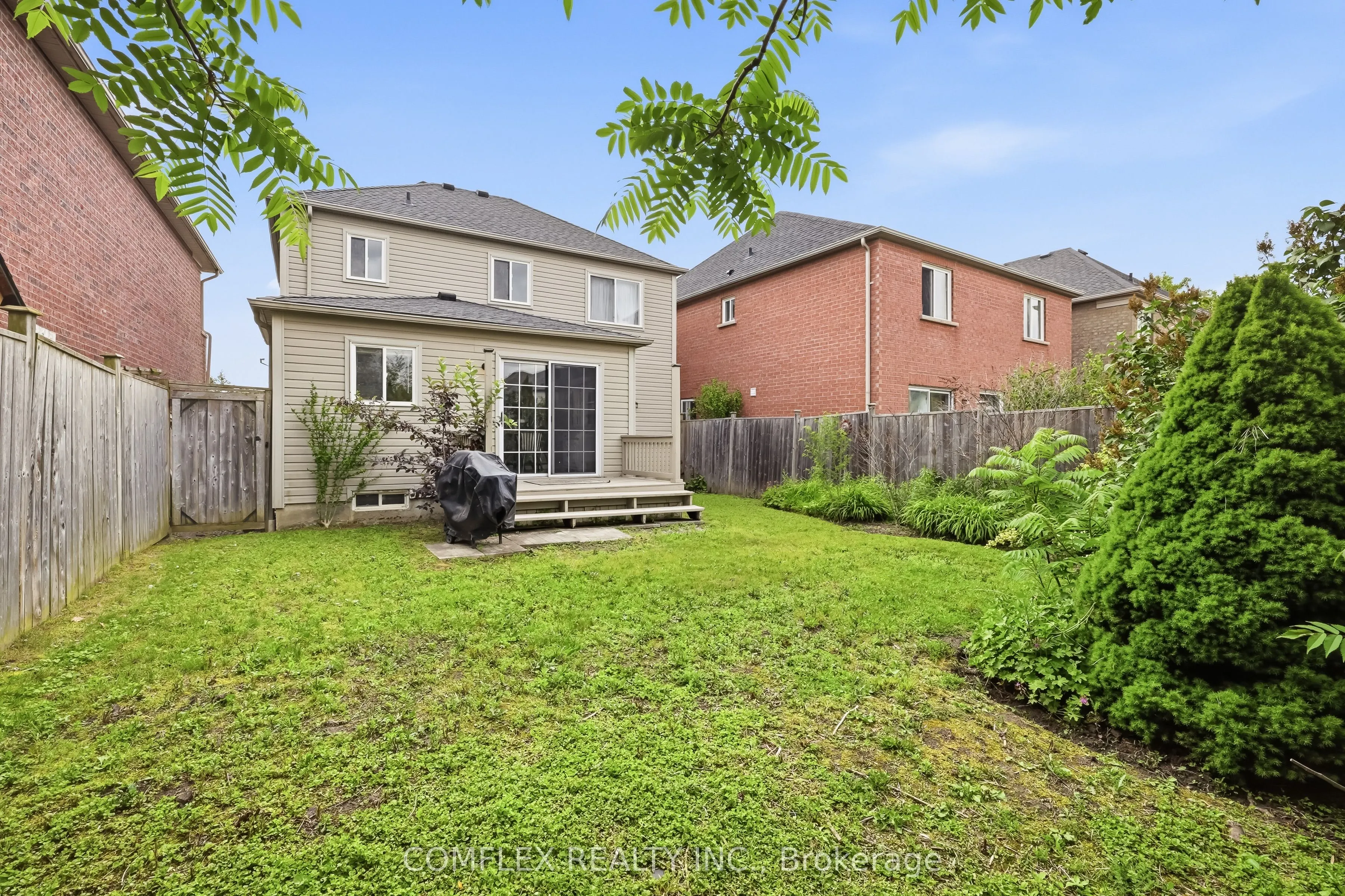 2 Armitage Crescent