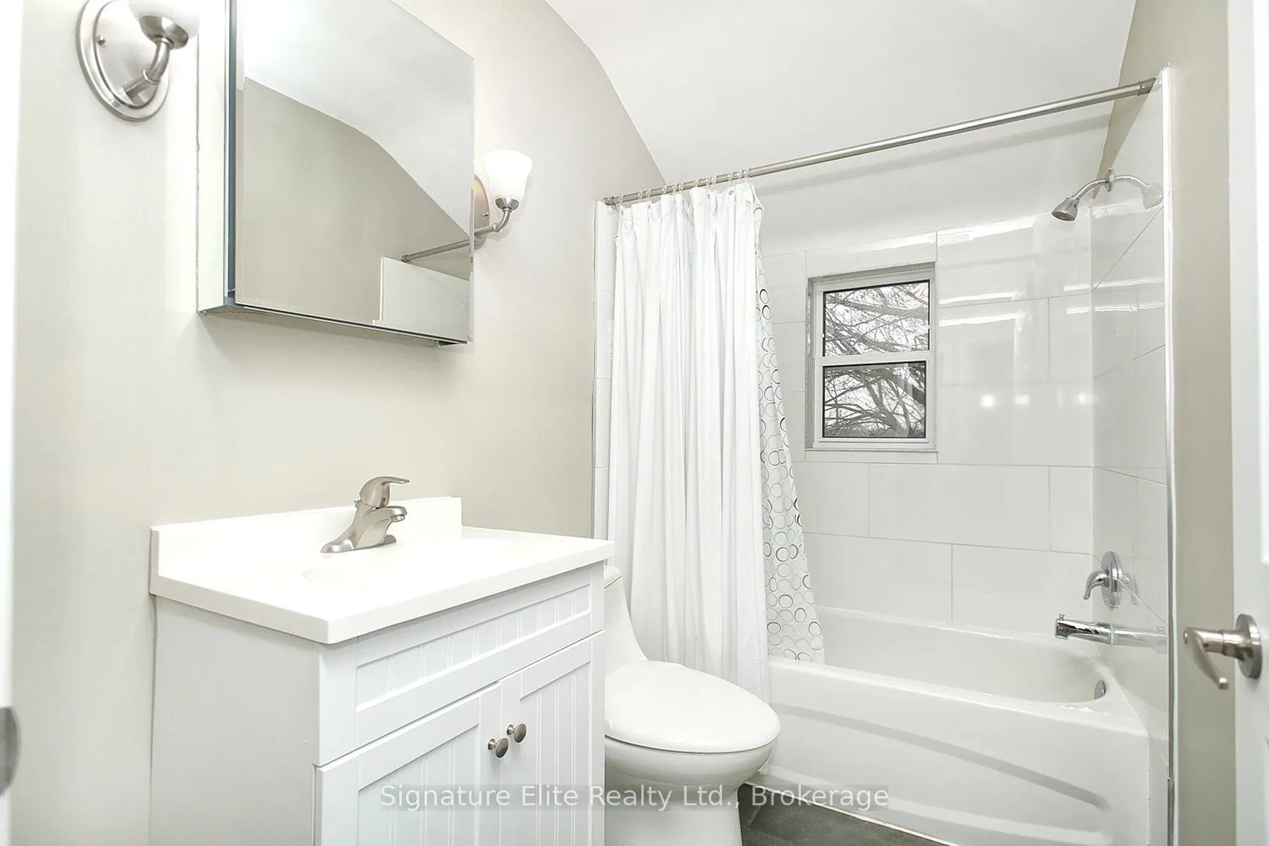 254 Hibbert Avenue #Upper
