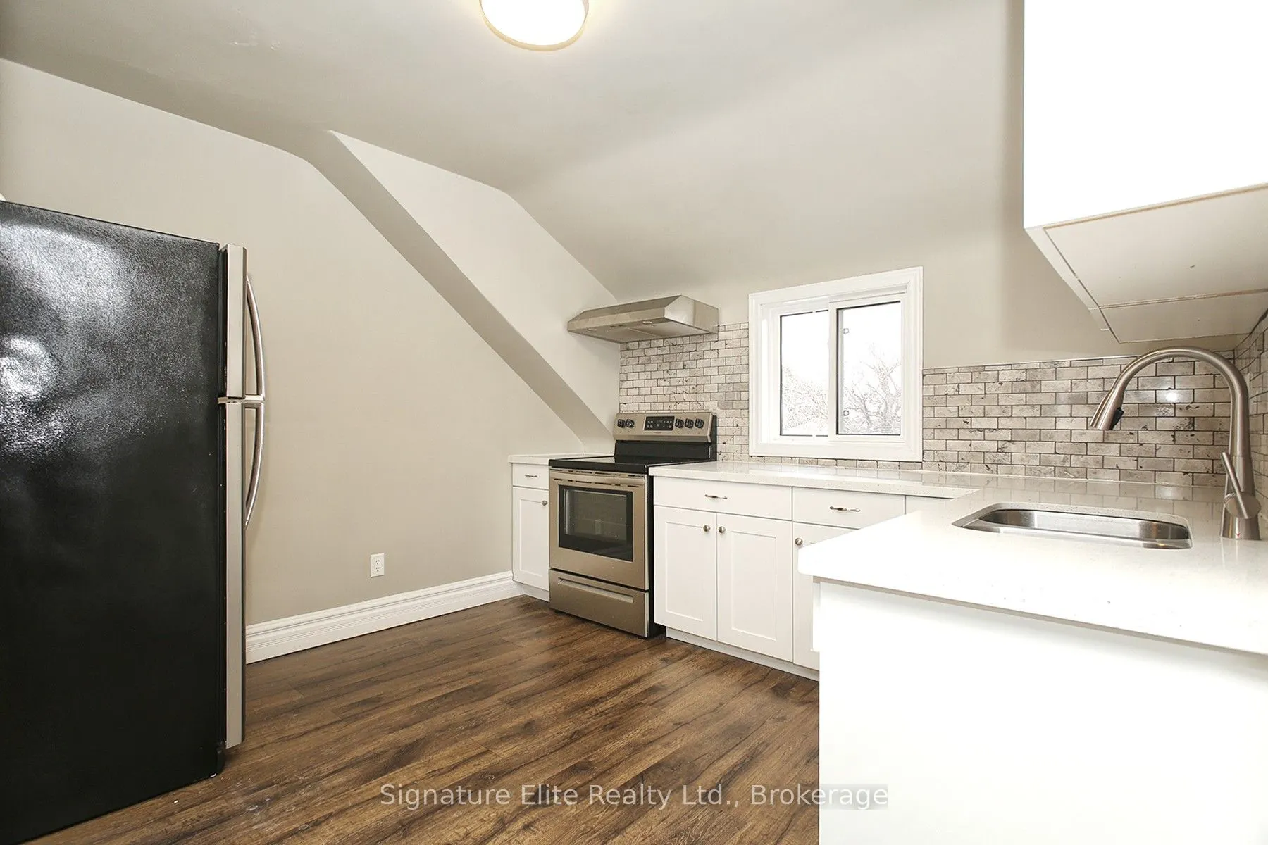 254 Hibbert Avenue #Upper