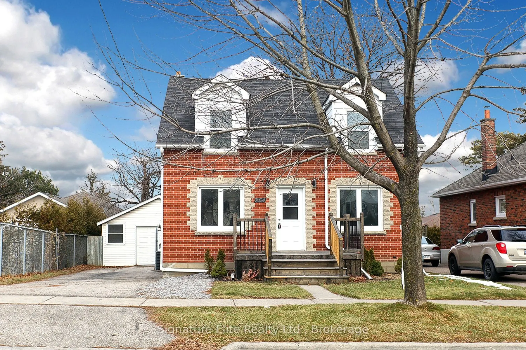 254 Hibbert Avenue #Upper