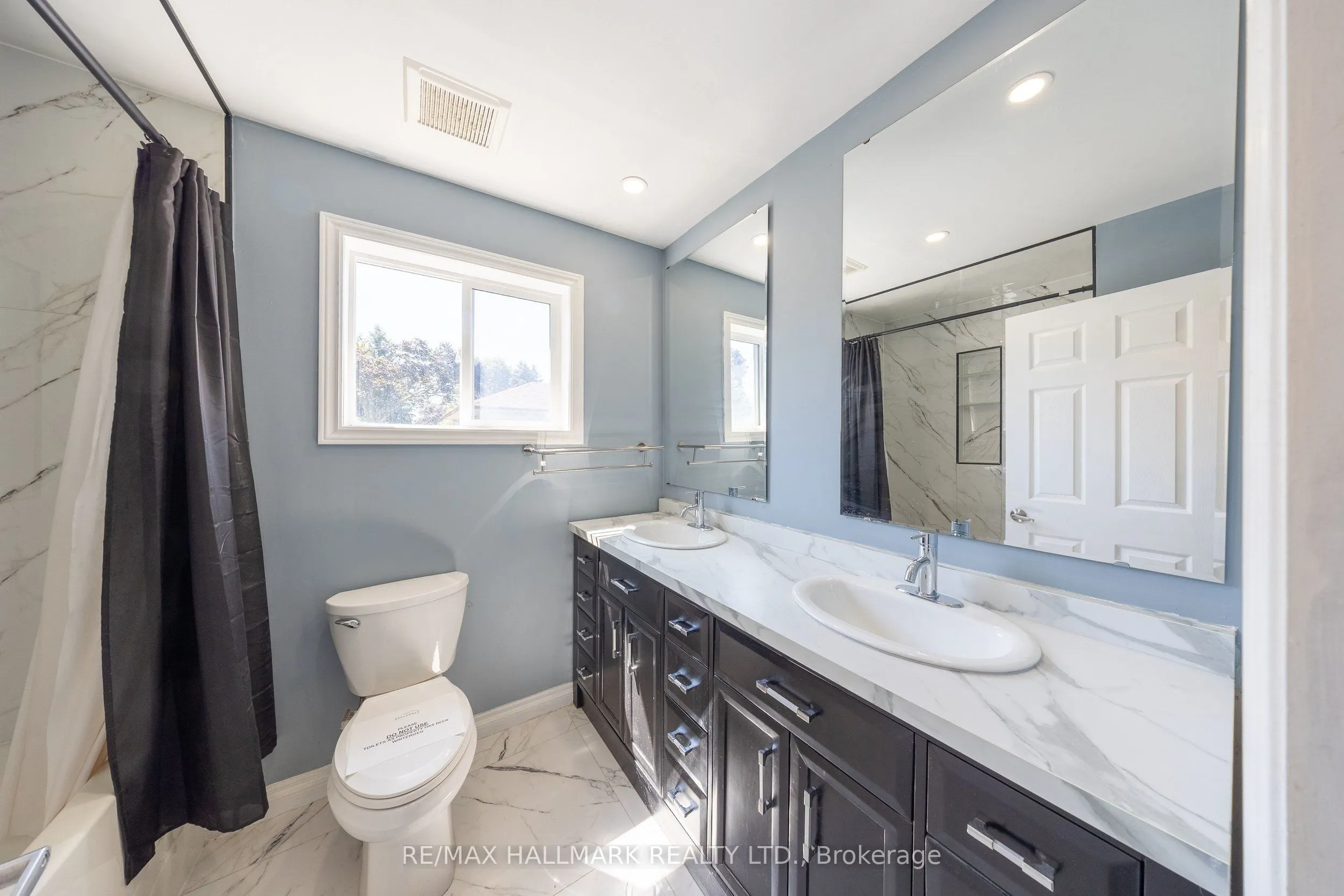 109 Thickson Road S