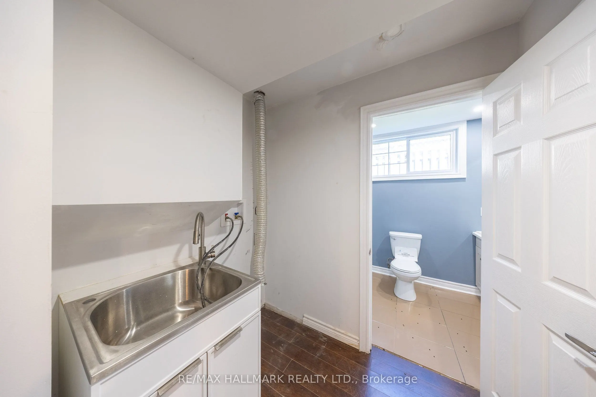 109 Thickson Road S