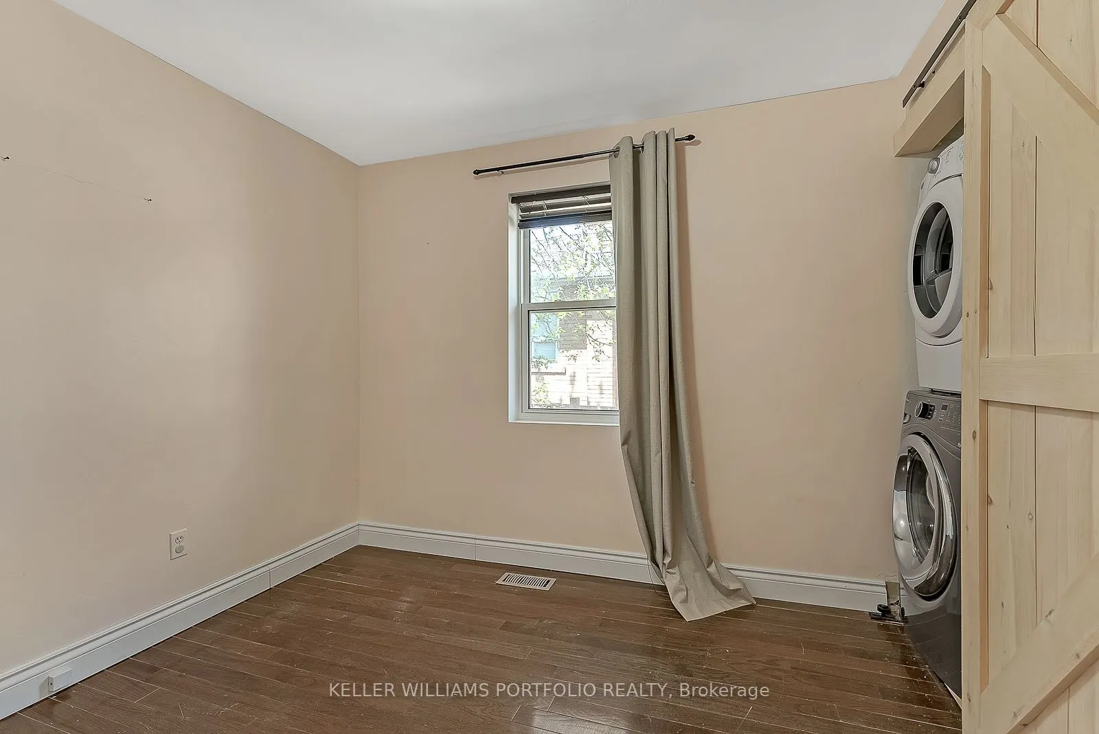 1519 Lakeside Street #Main Flr