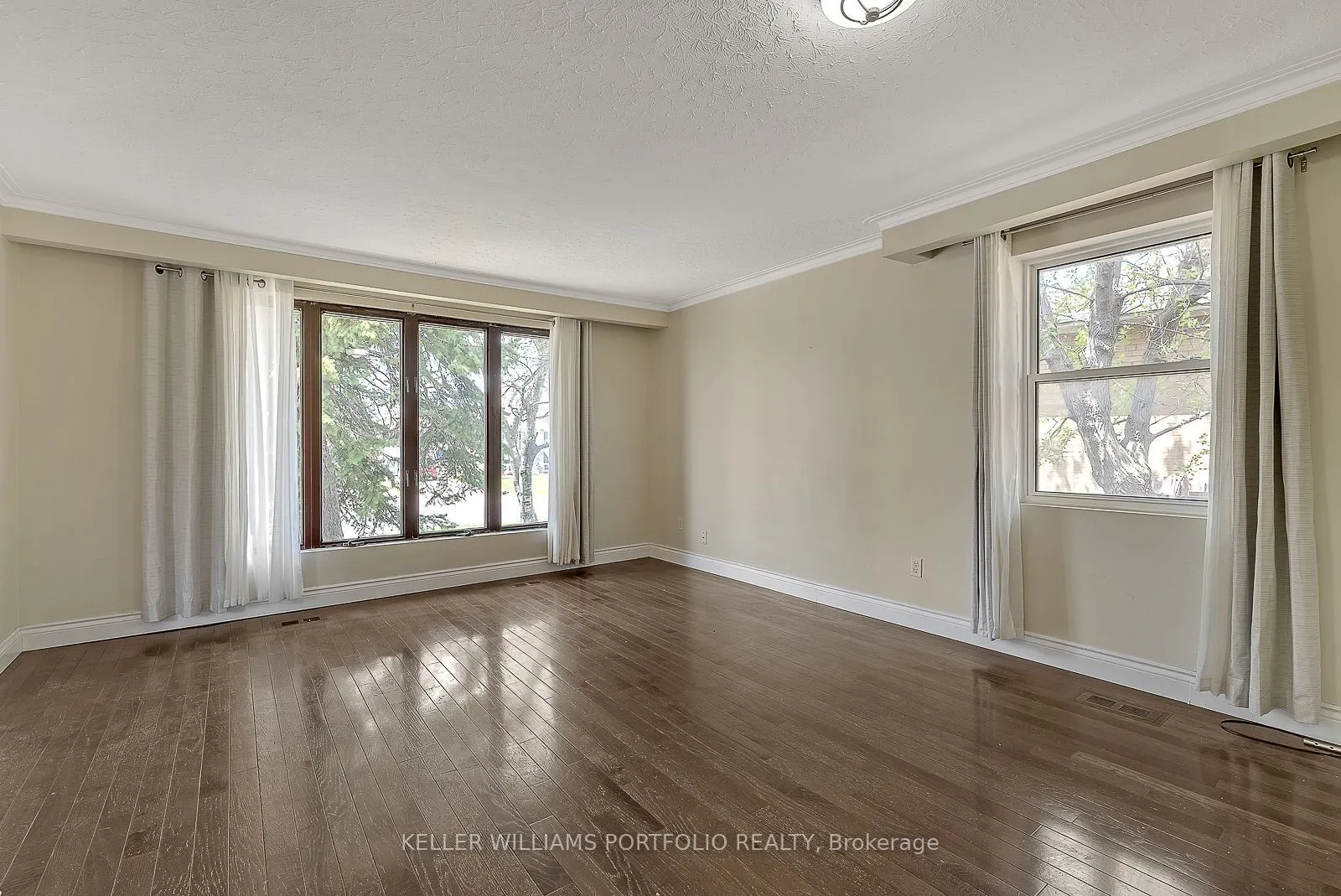 1519 Lakeside Street #Main Flr