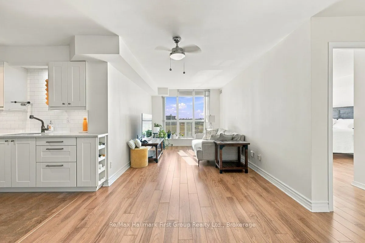 340 Watson Street W #715