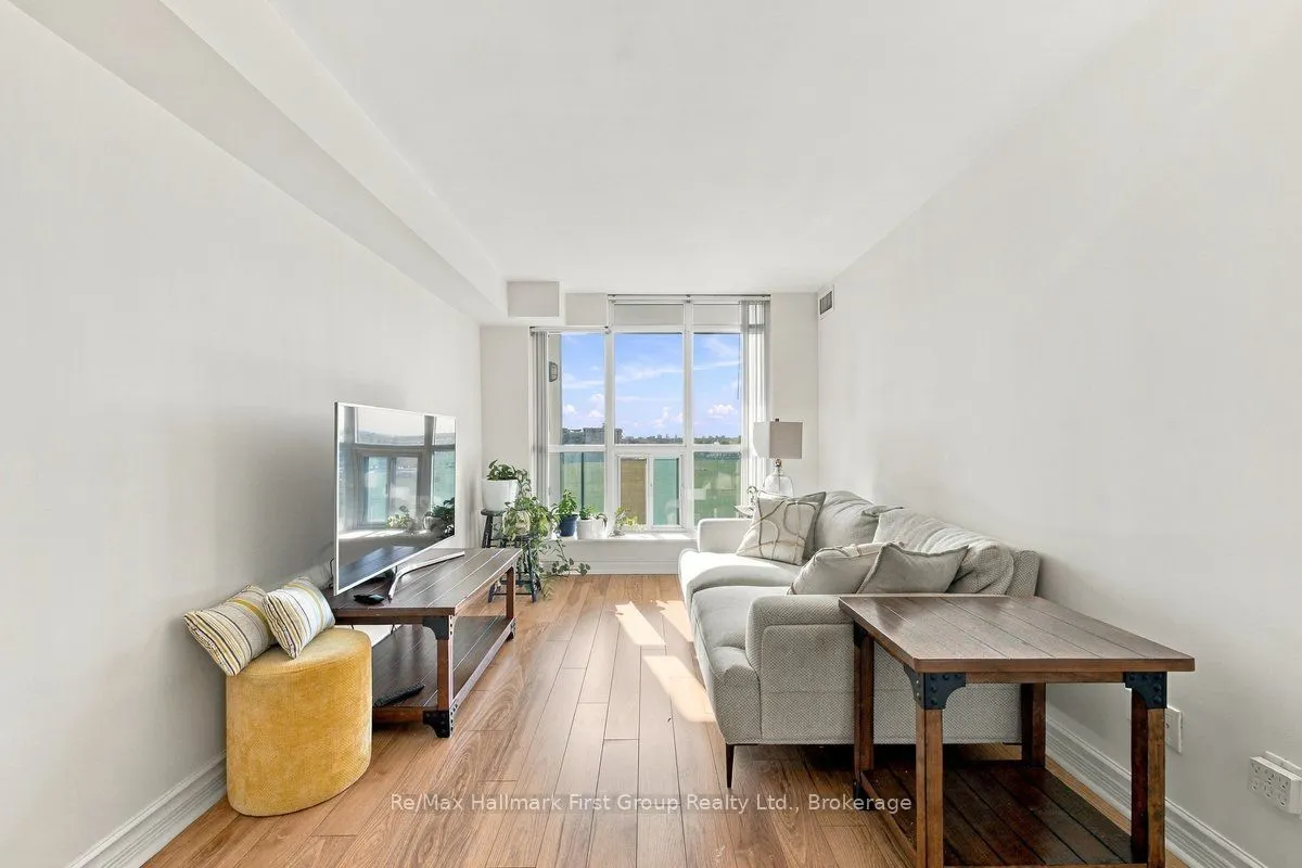 340 Watson Street W #715