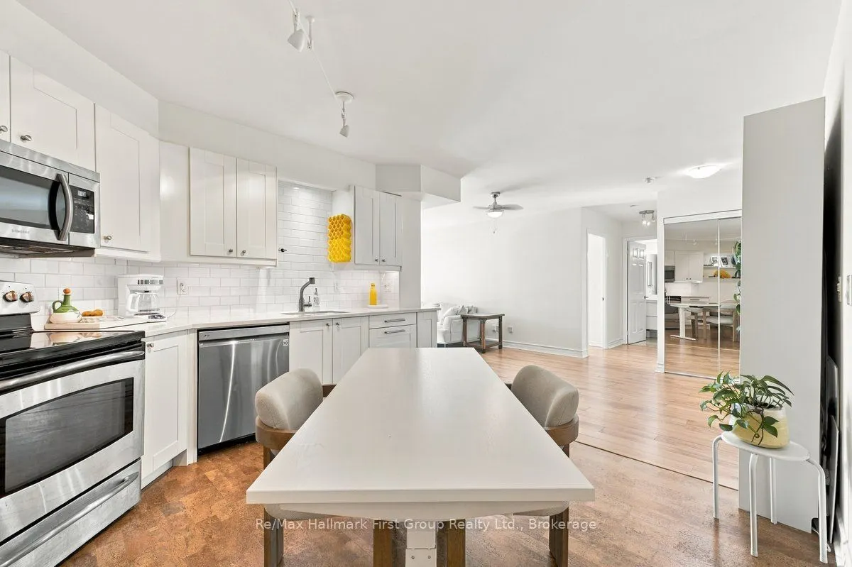 340 Watson Street W #715