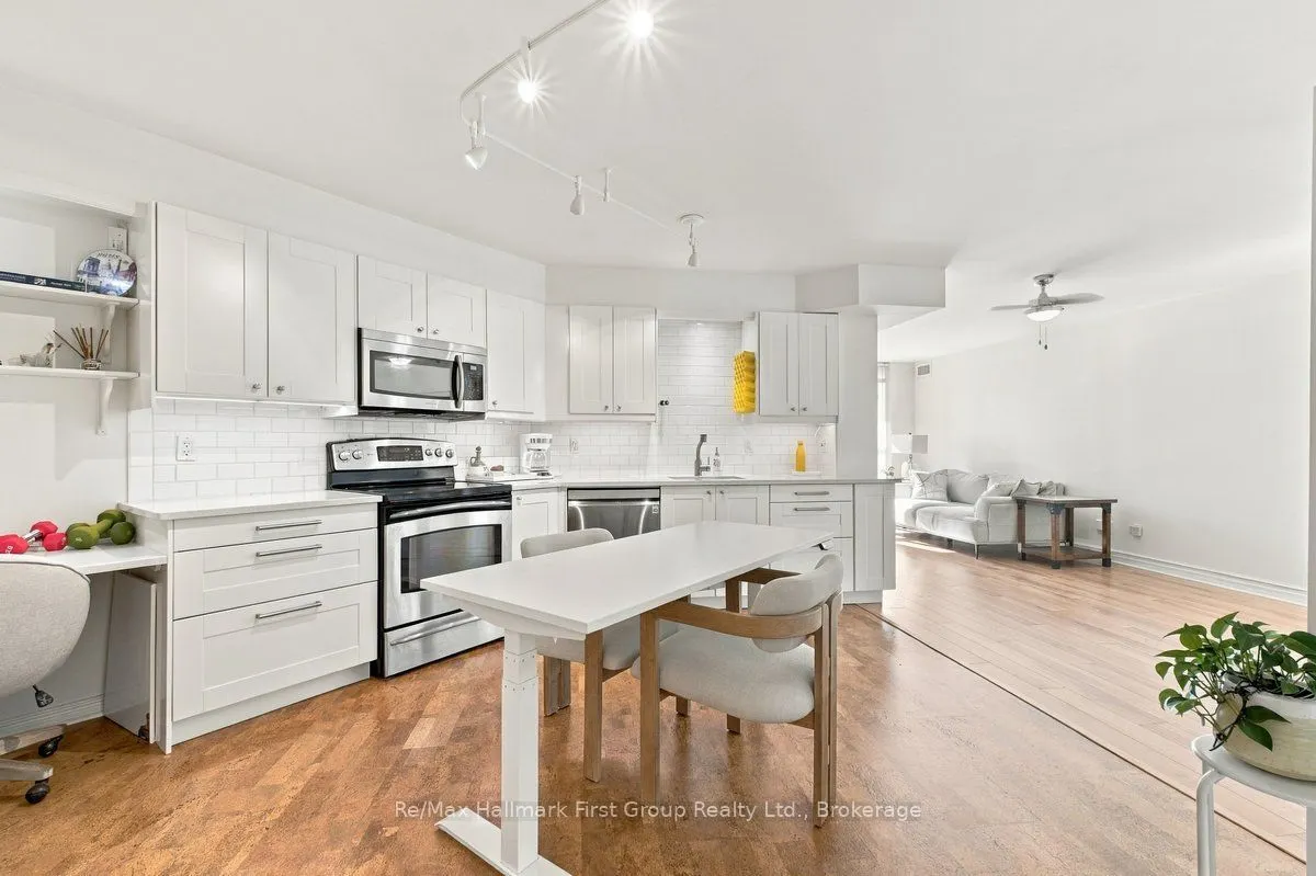 340 Watson Street W #715