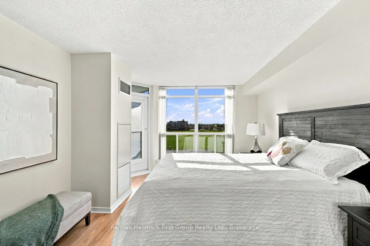 340 Watson Street W #715