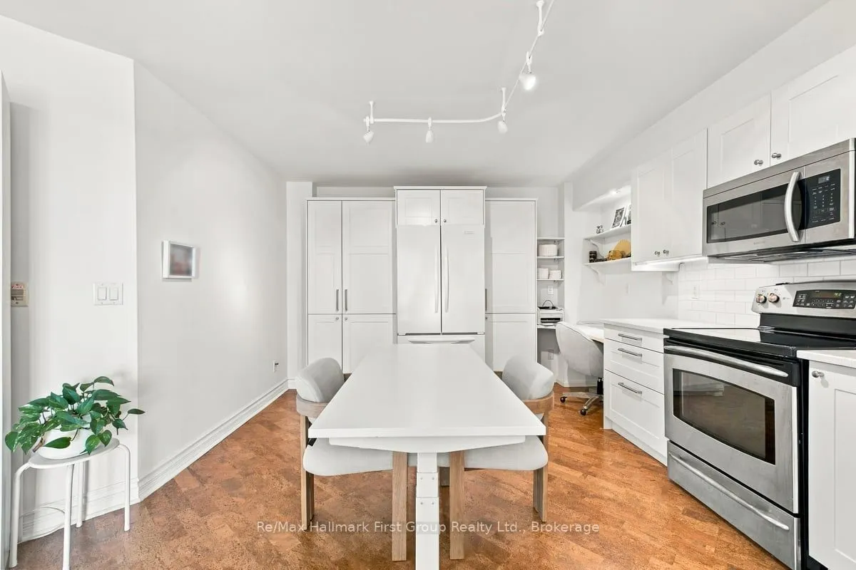 340 Watson Street W #715