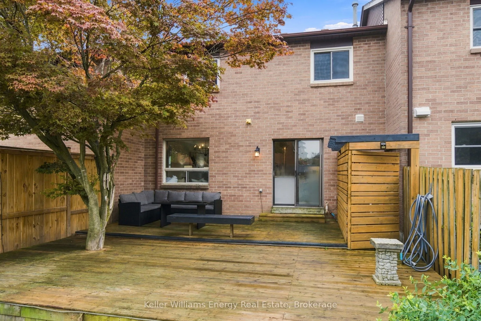 61 Fernbank Place
