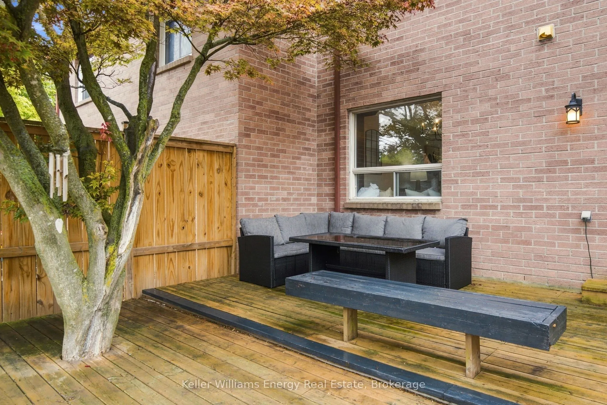 61 Fernbank Place