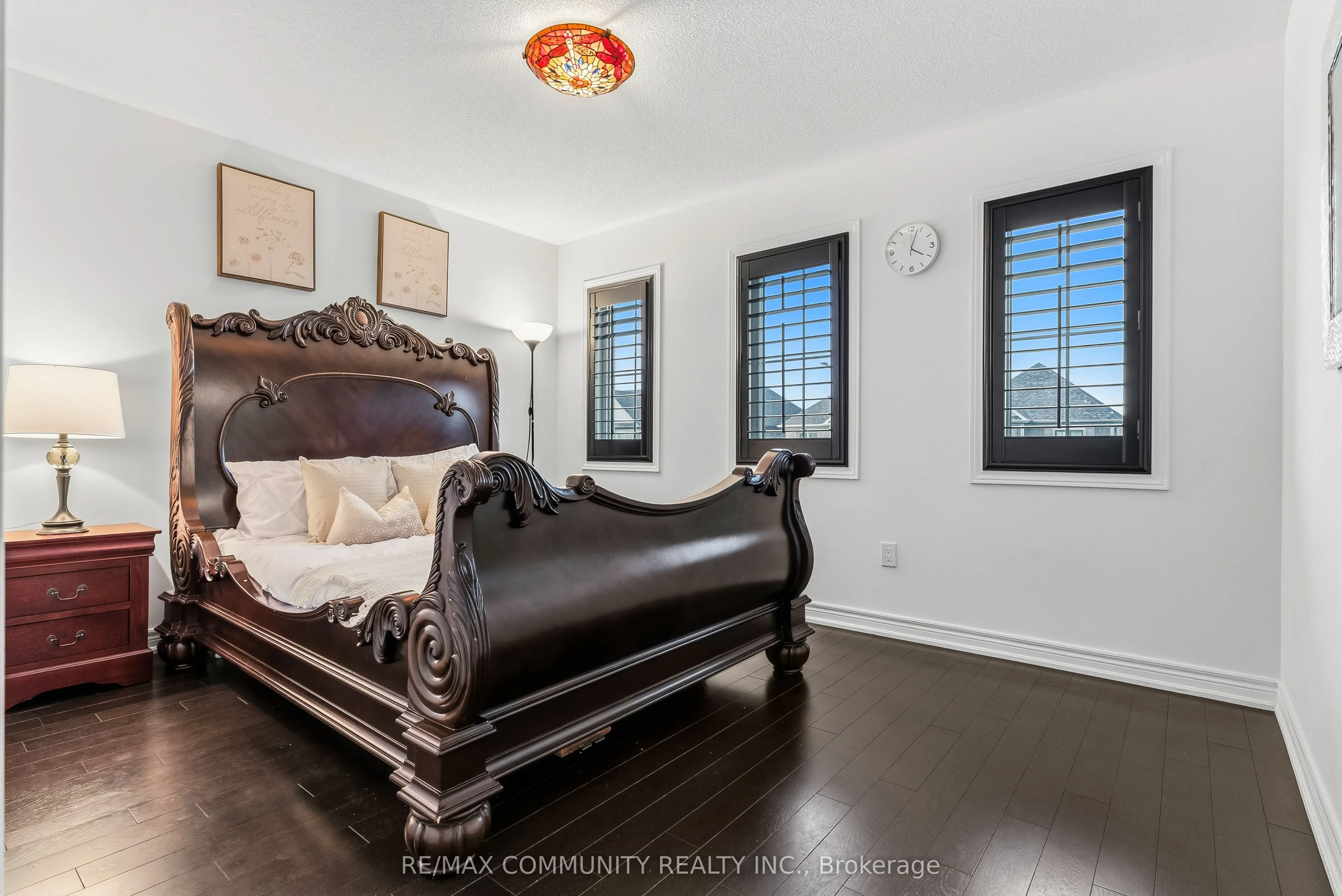 99 Bill Hutchinson Crescent