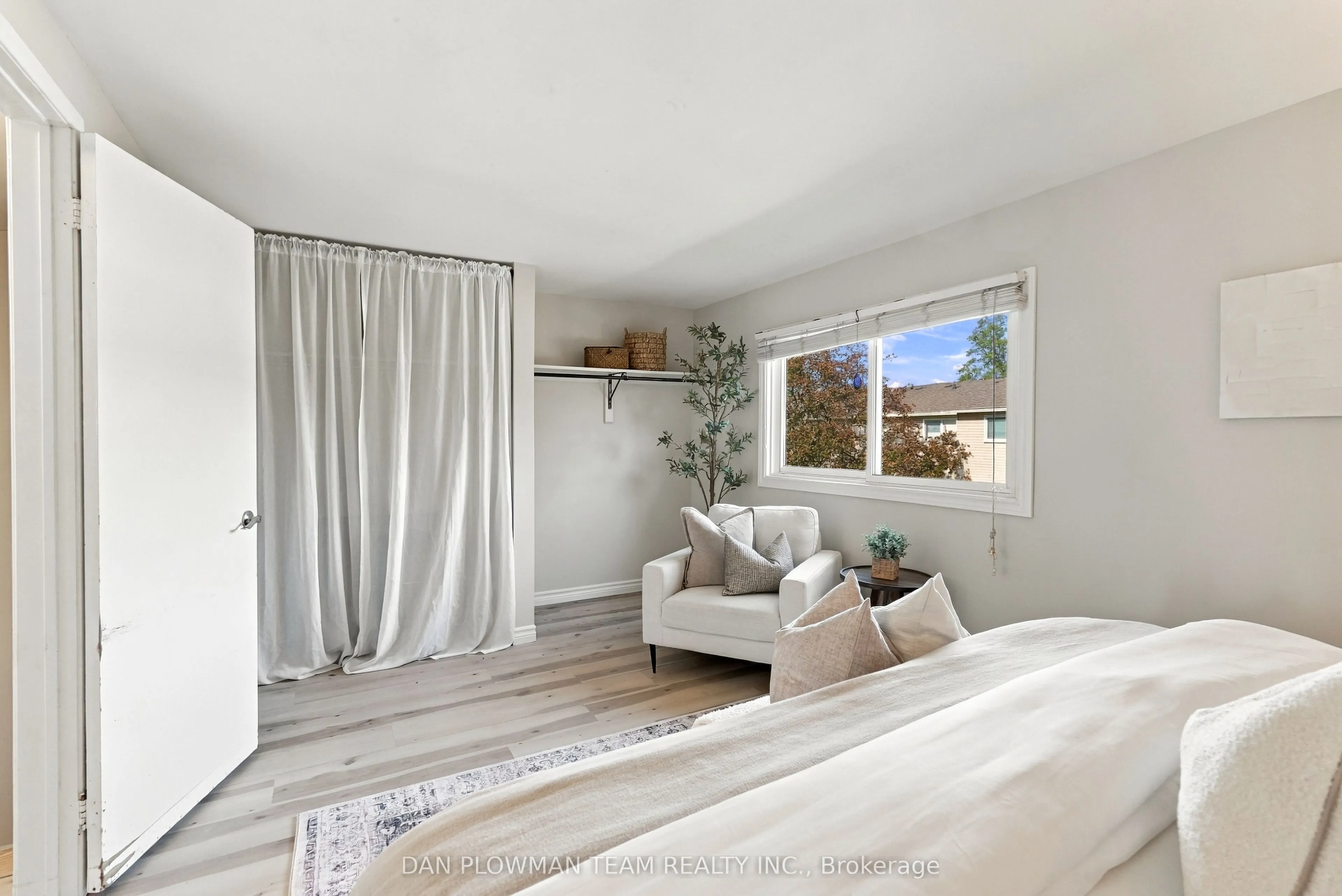 1133 Ritson Road N #81