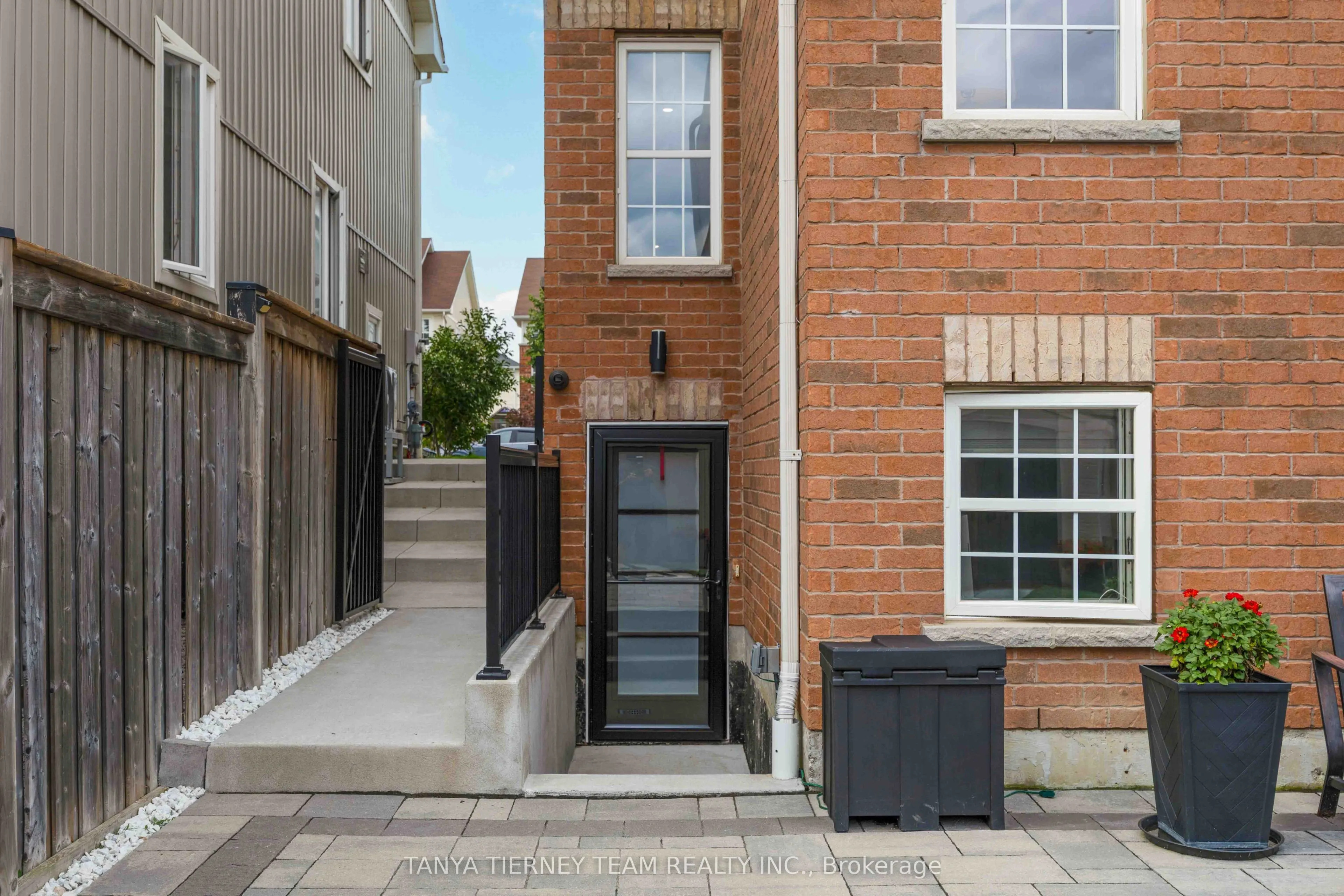 96 Mildenhall Place