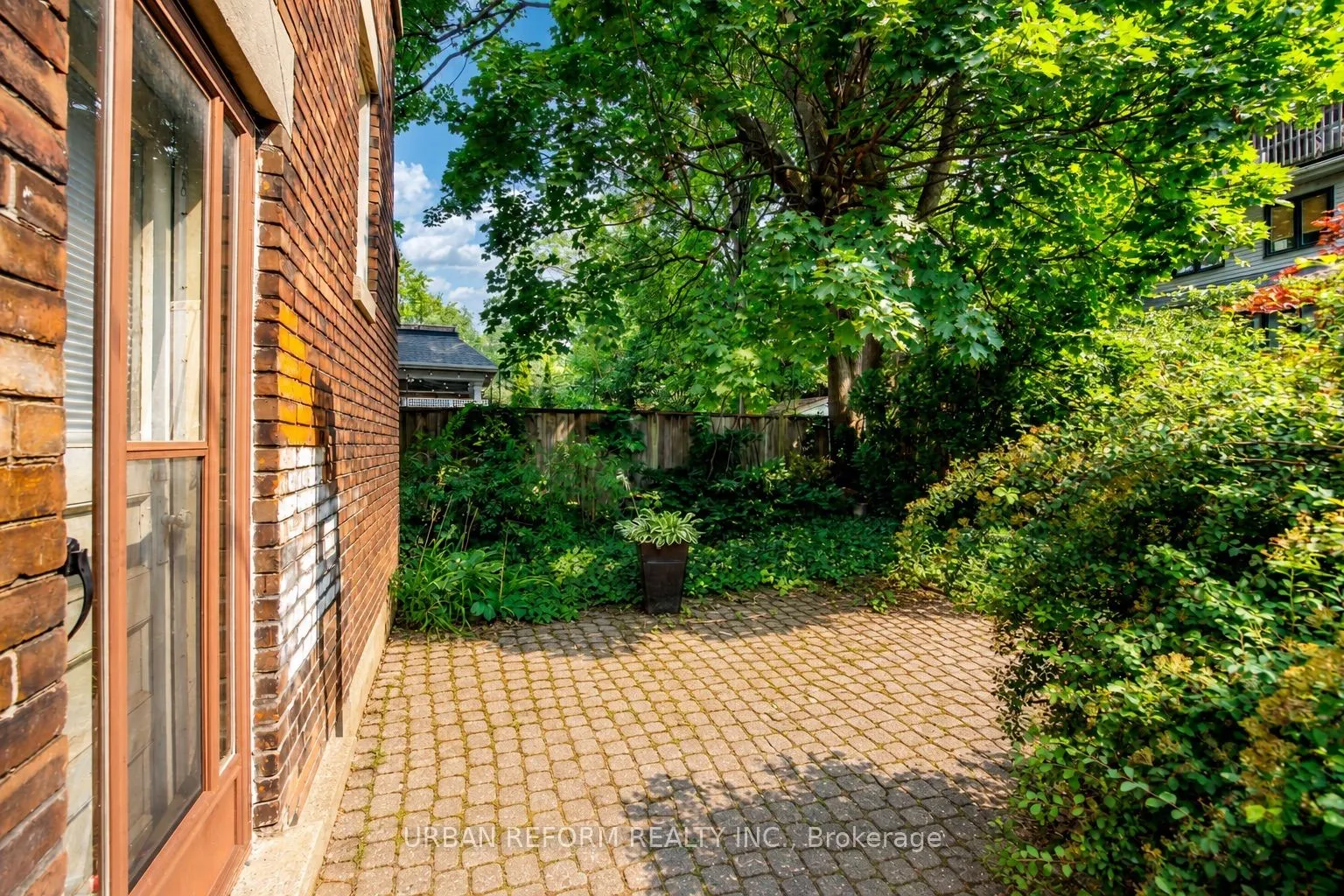 197 De Grassi Street
