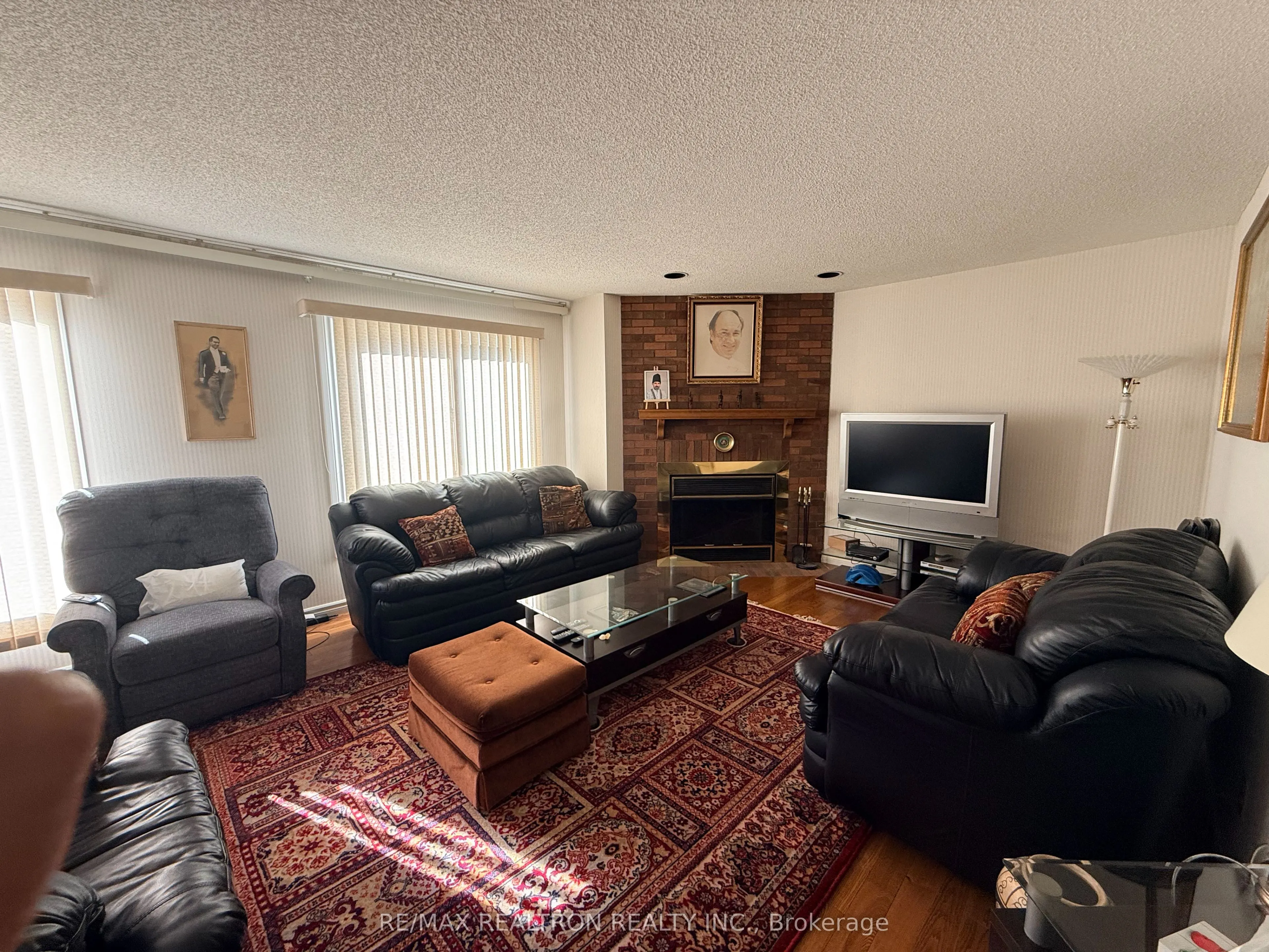 8 Watersdown Crescent