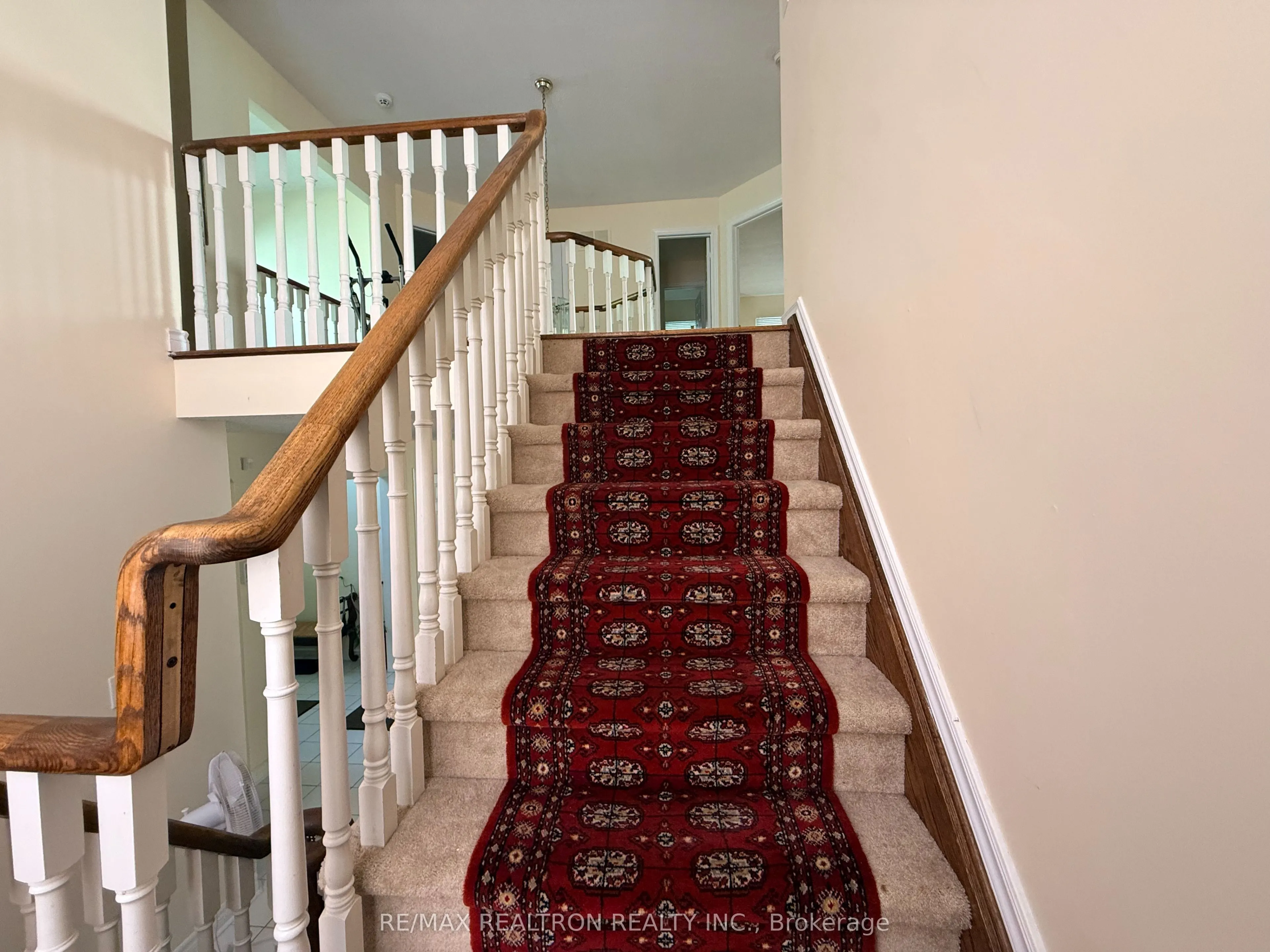 8 Watersdown Crescent