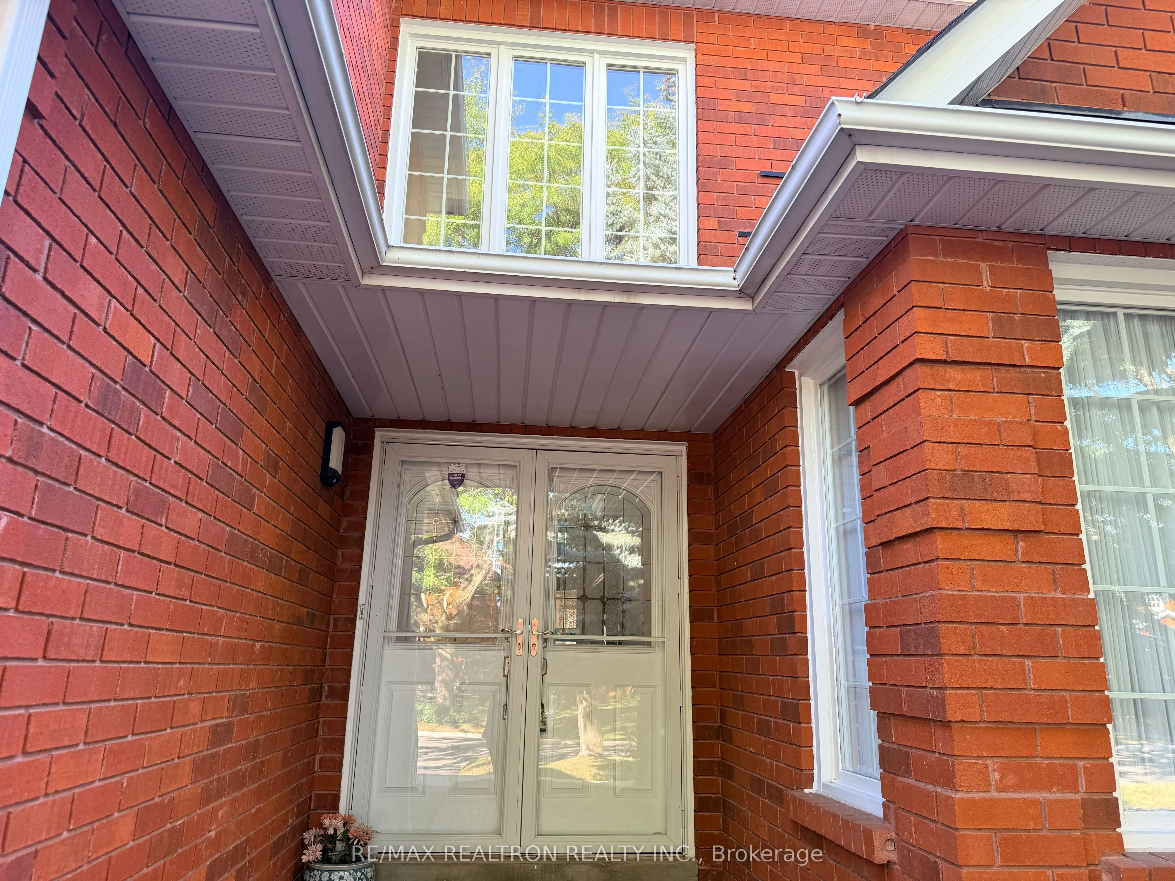 8 Watersdown Crescent