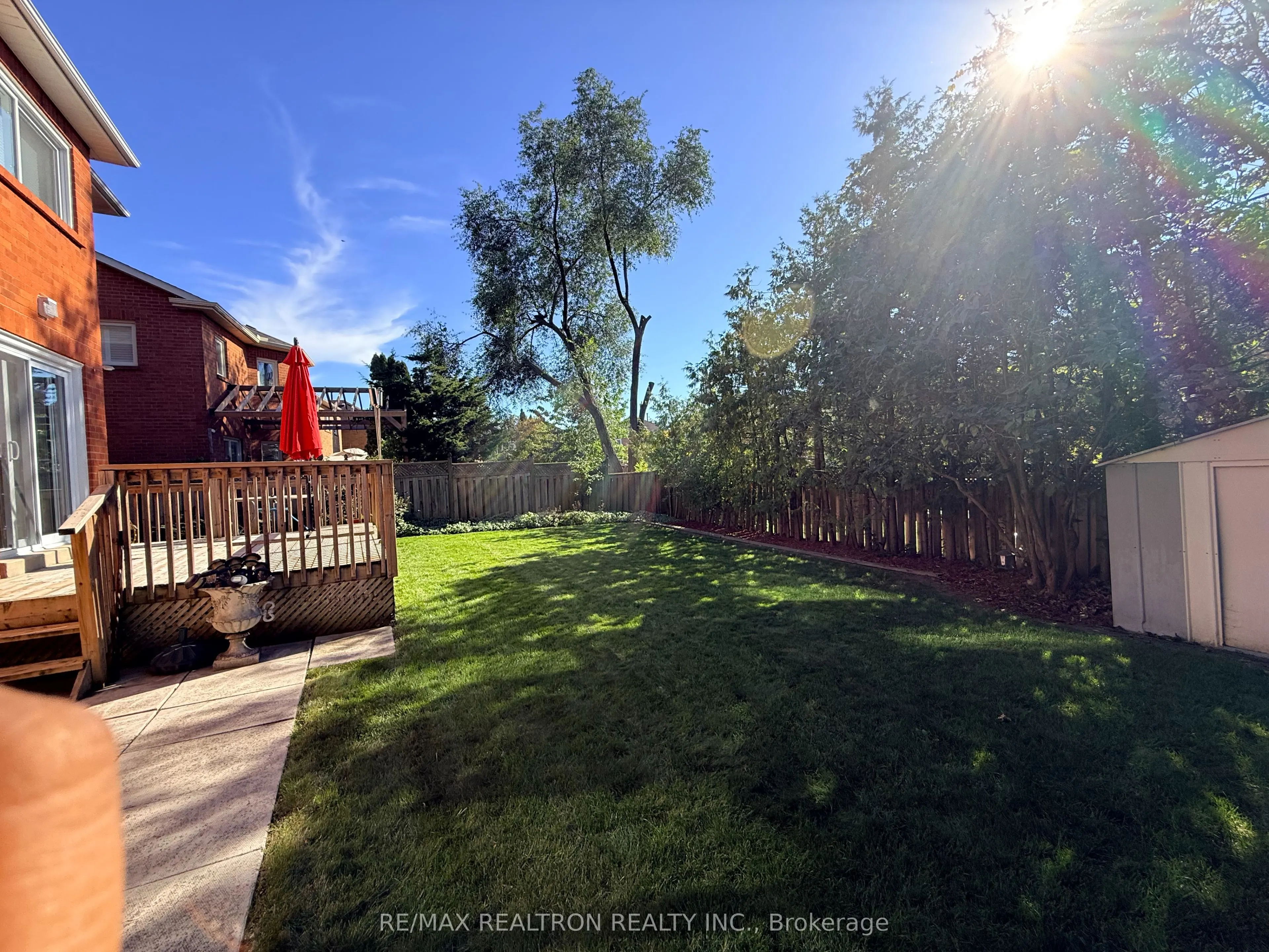 8 Watersdown Crescent