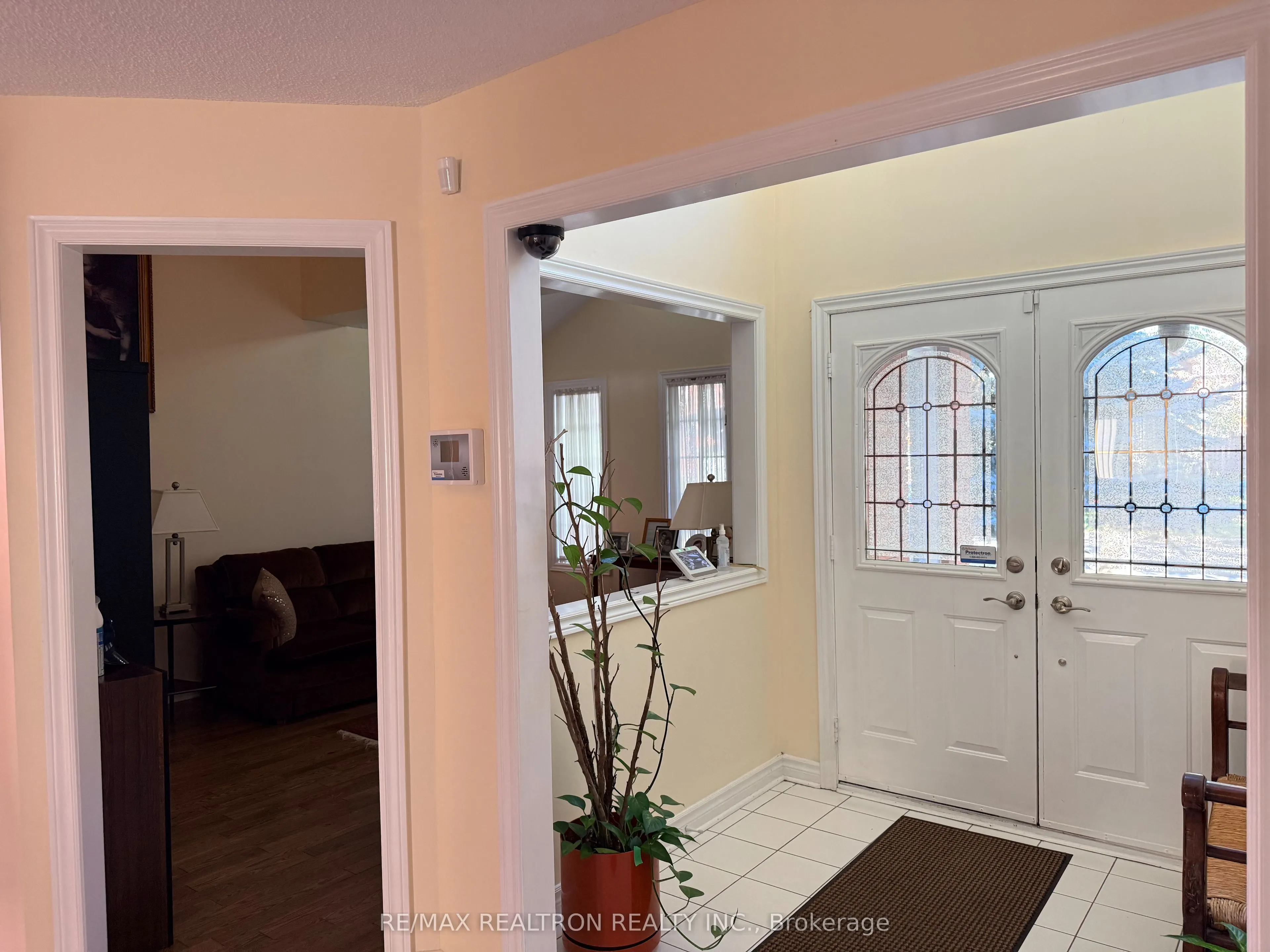 8 Watersdown Crescent