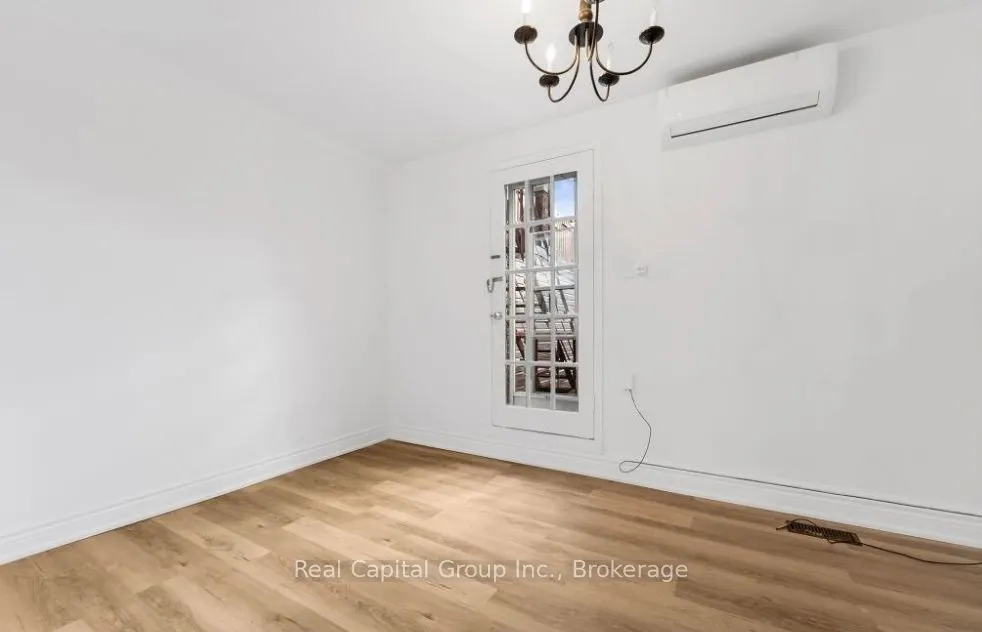 1279-1281 Gerrard Street E