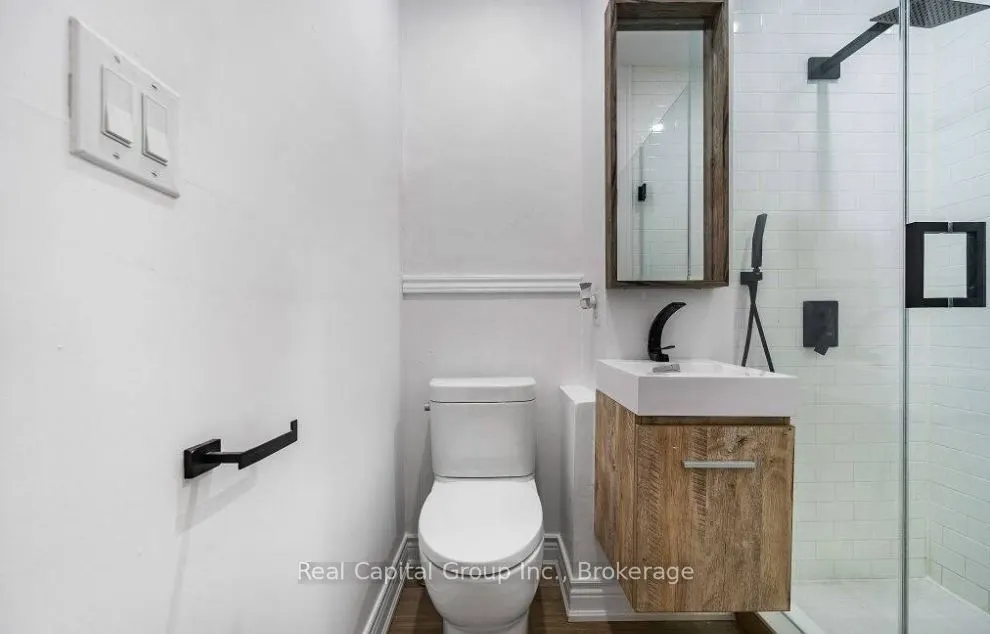 1279-1281 Gerrard Street E