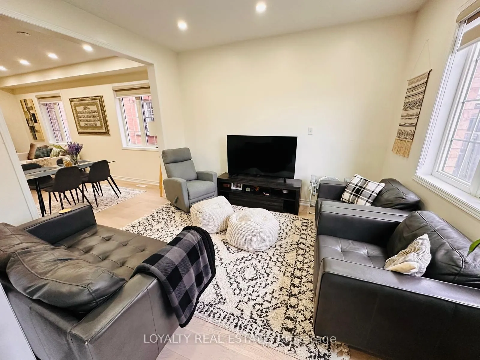 28 Thorp Crescent