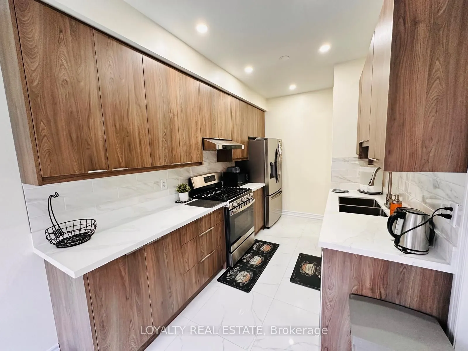 28 Thorp Crescent