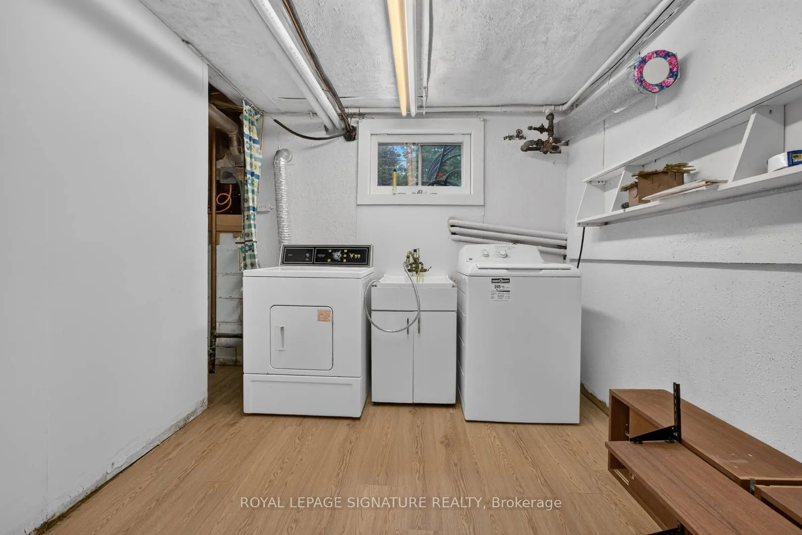 11 Regency Square