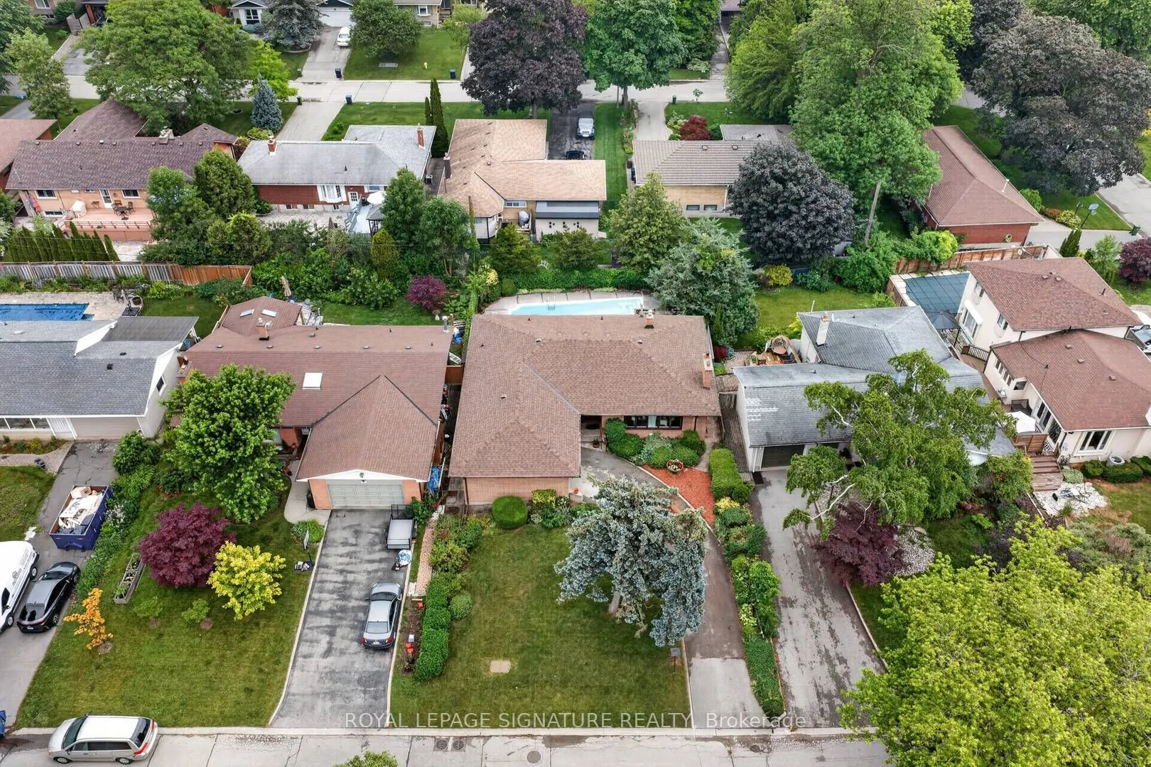 11 Regency Square