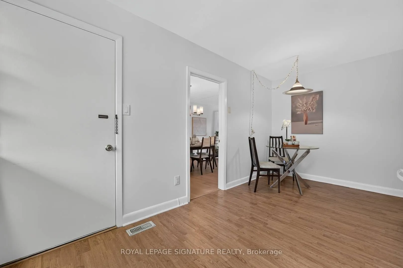11 Regency Square