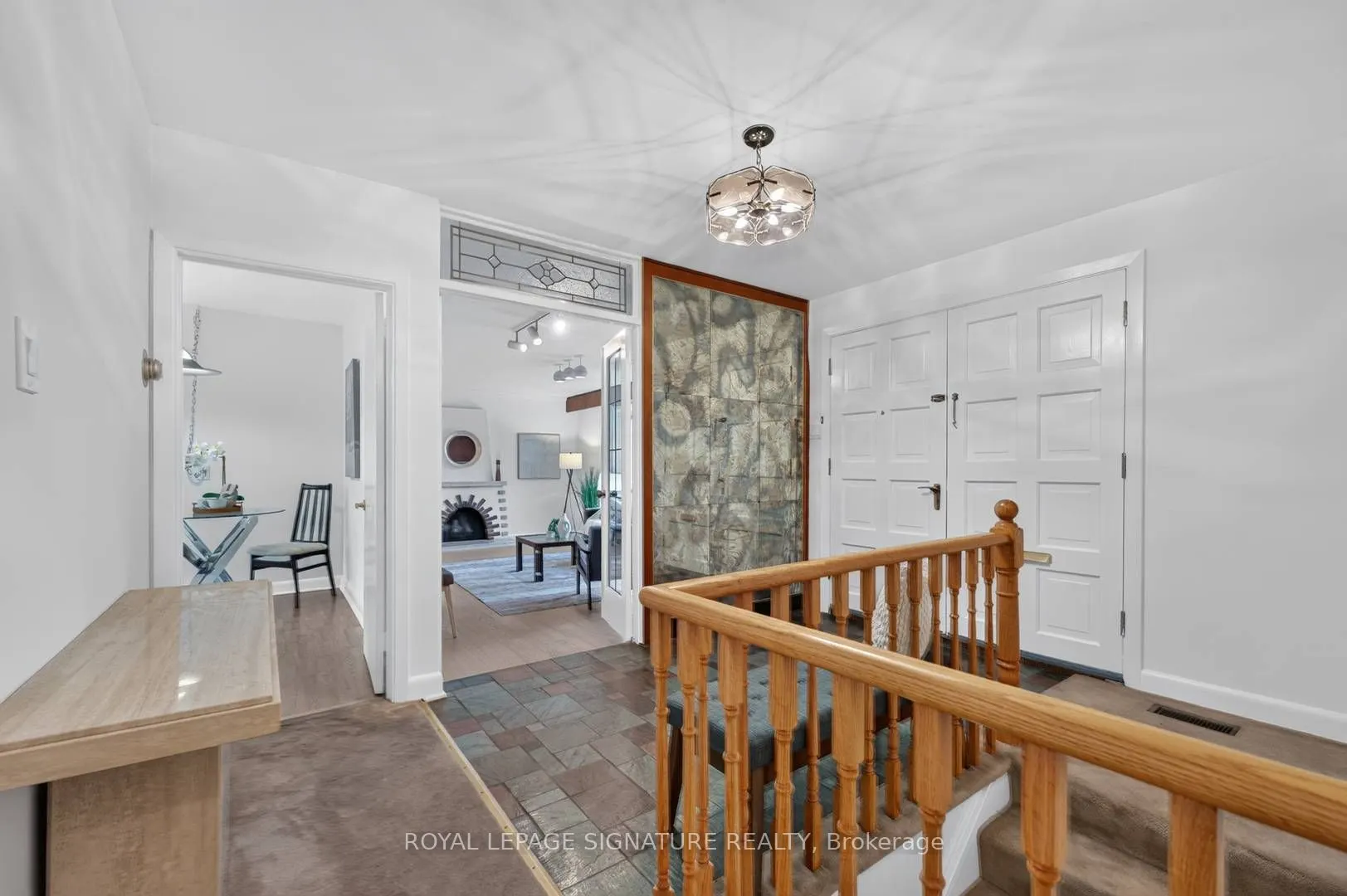 11 Regency Square