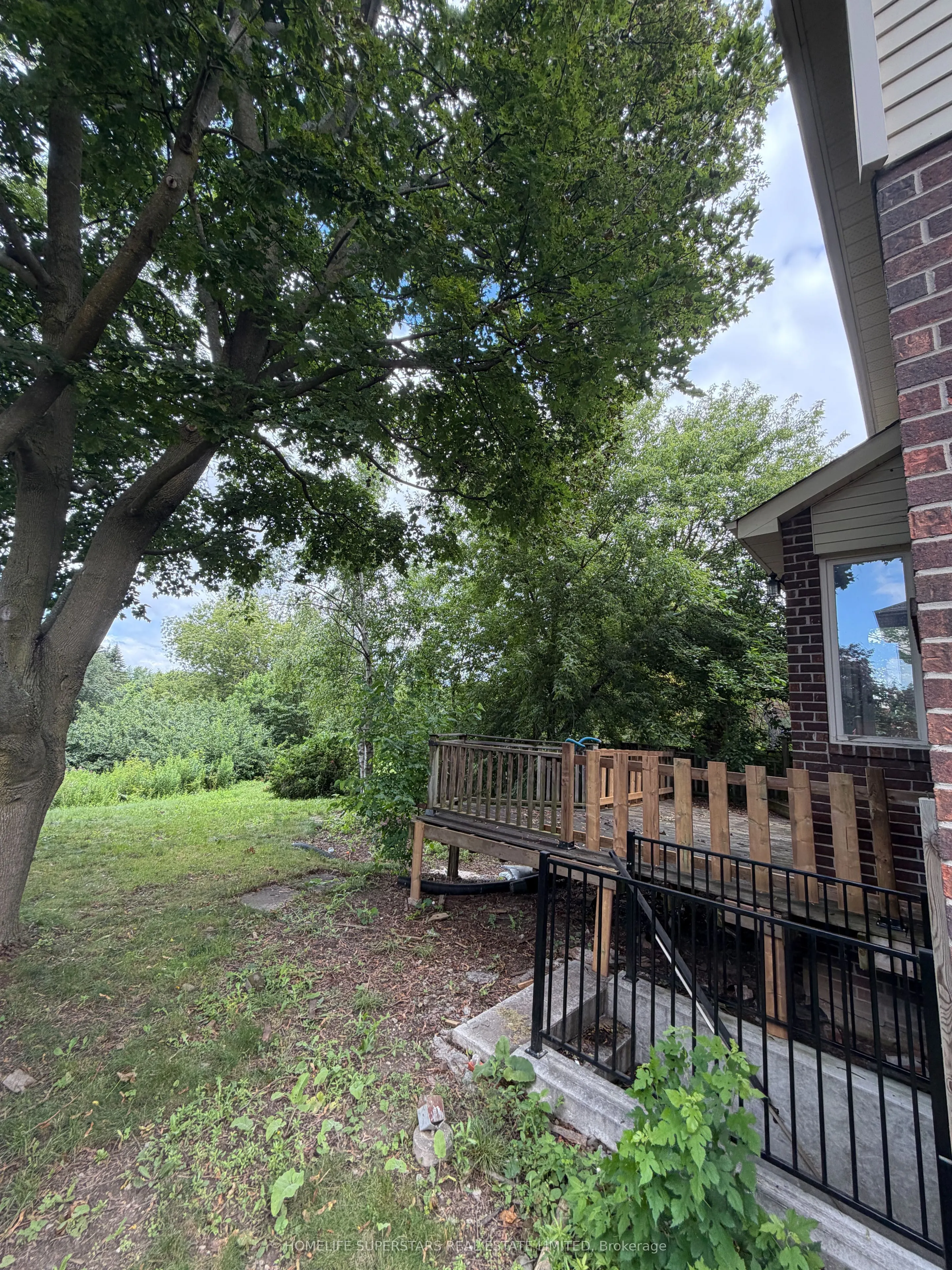 8 Butterfield Crescent