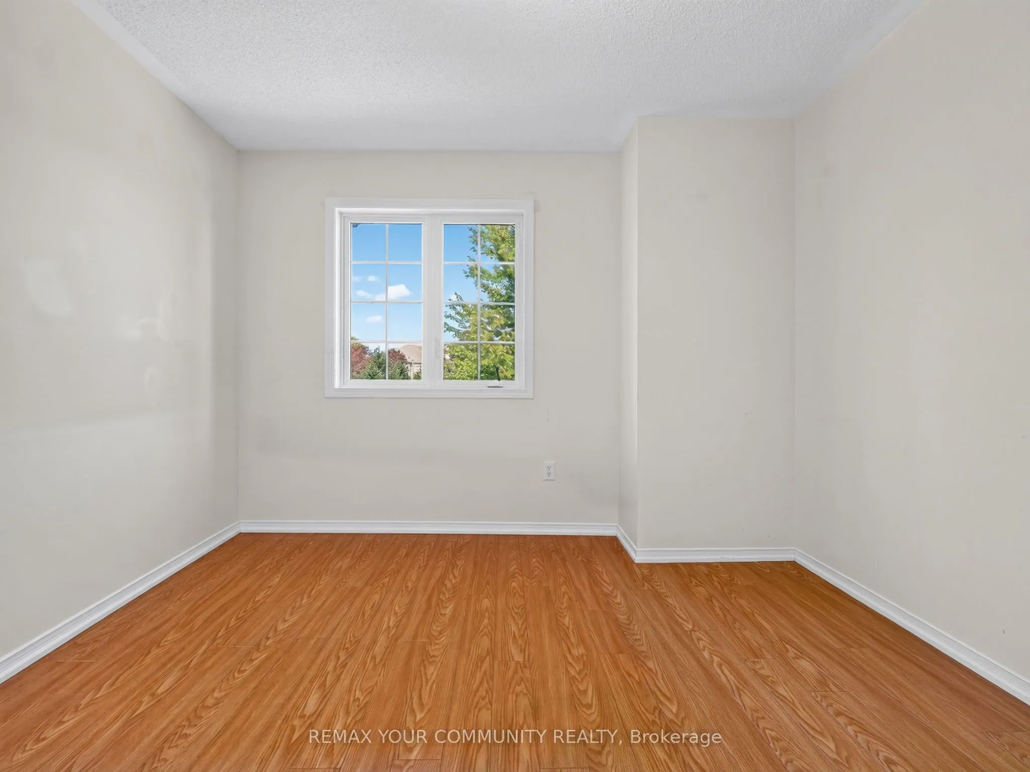 265 Sprucewood Crescent