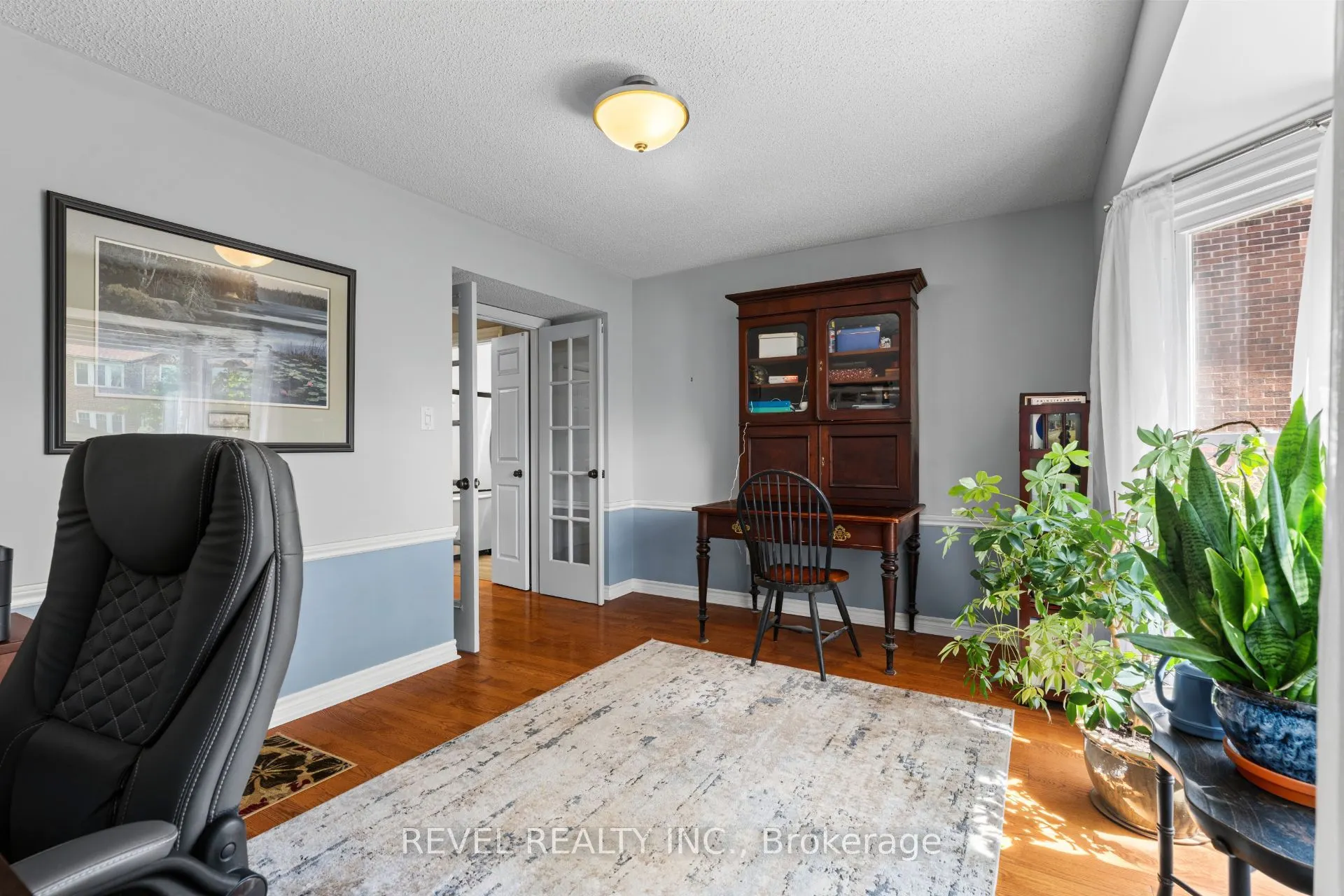 1610 Heathside Crescent