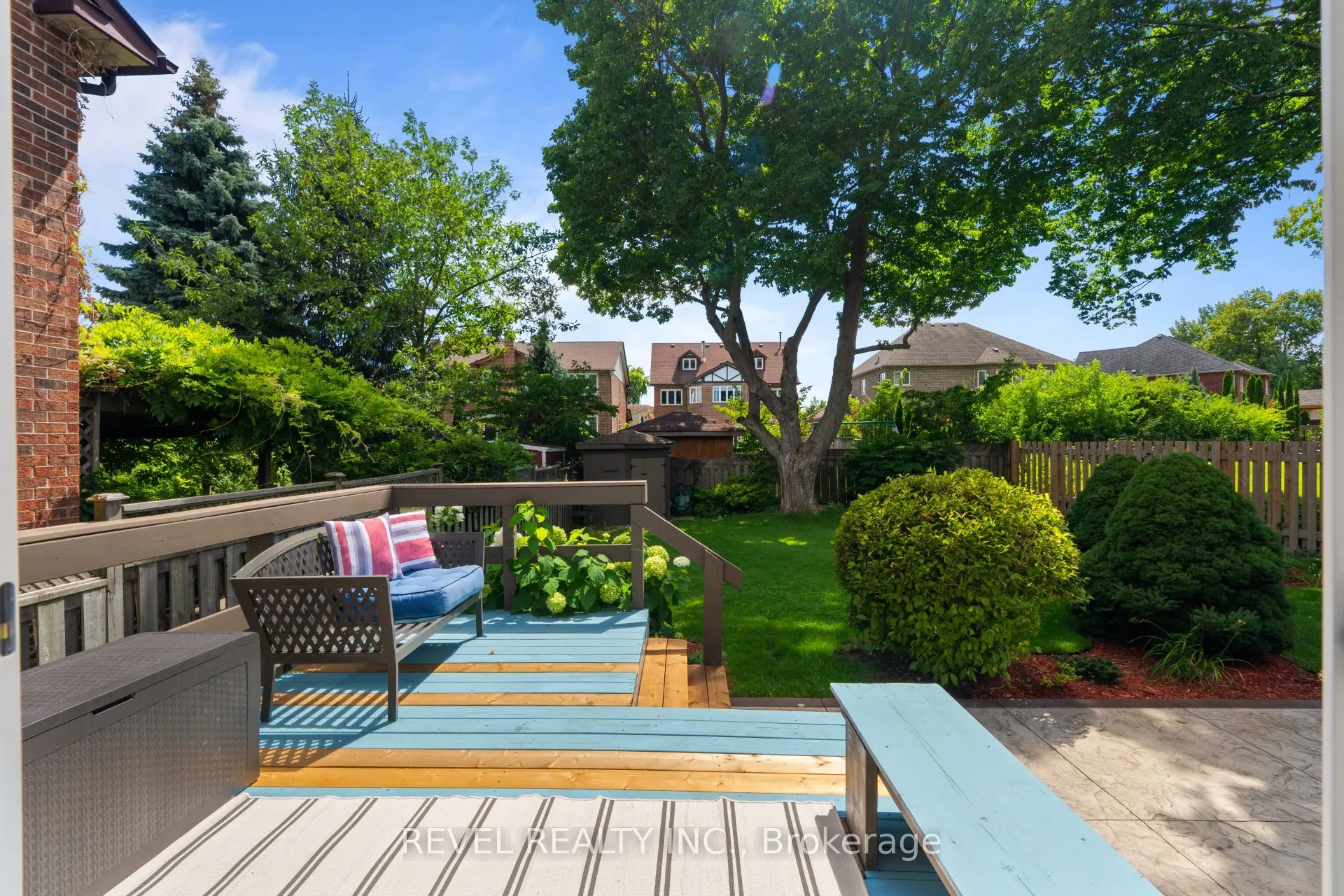1610 Heathside Crescent