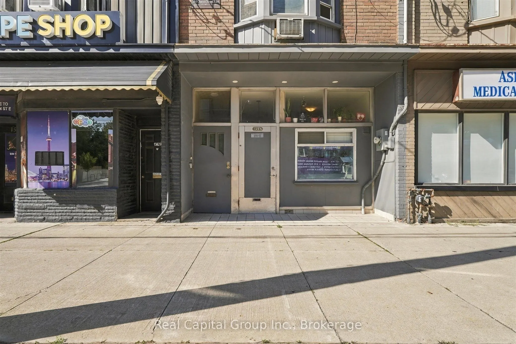 1564 Queen Street E