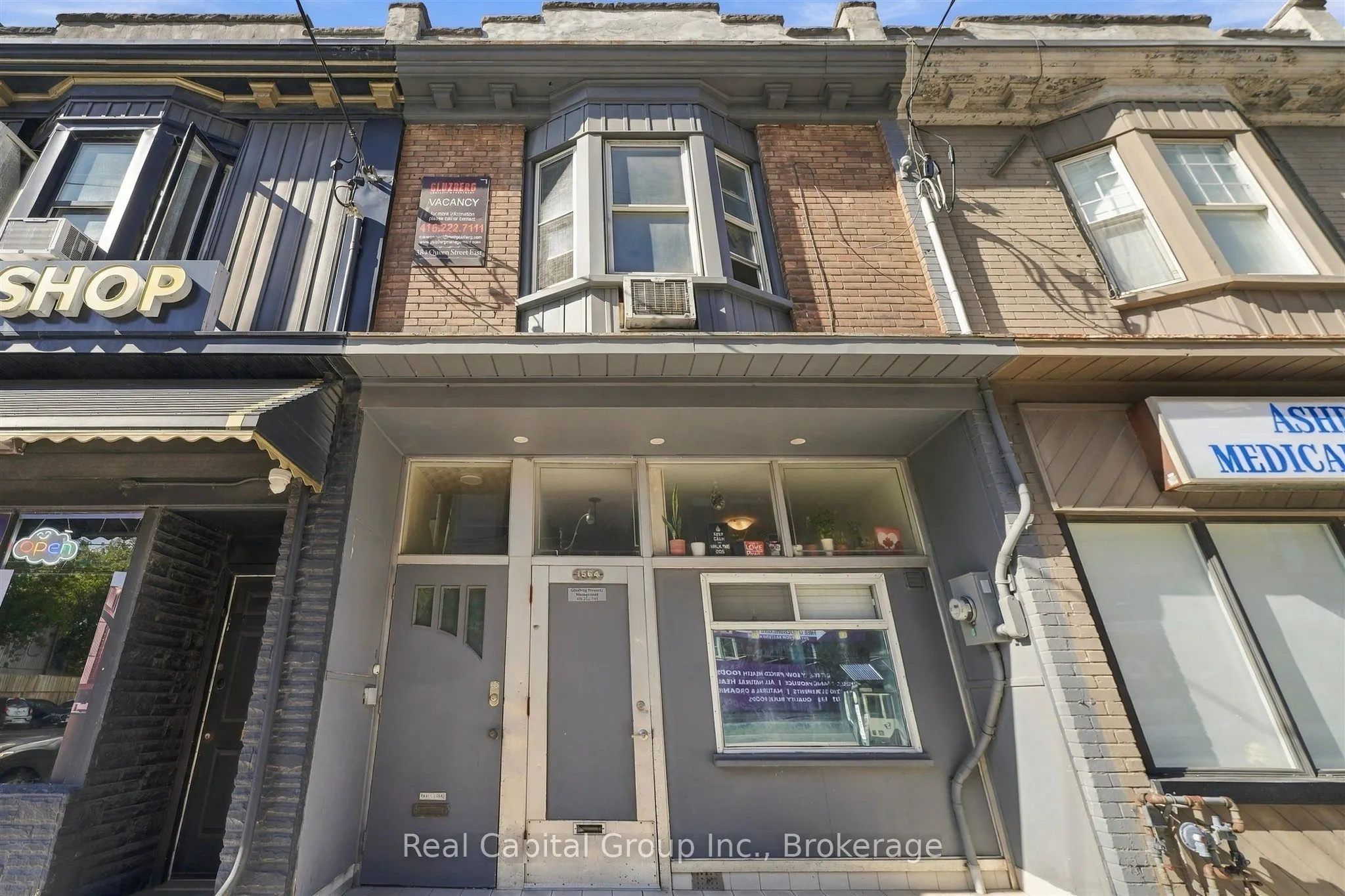 1564 Queen Street E