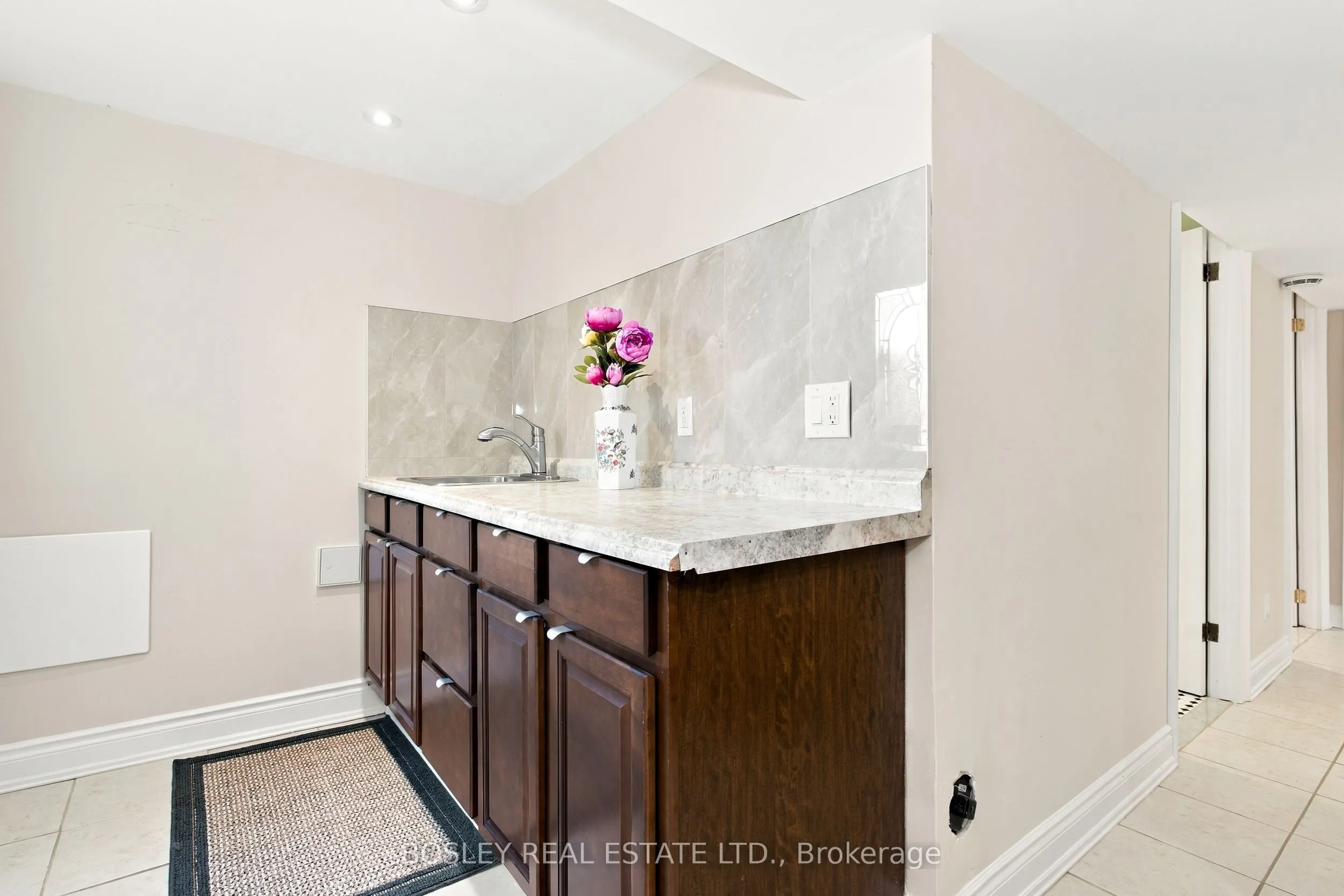 9 George Jones Street #Lower