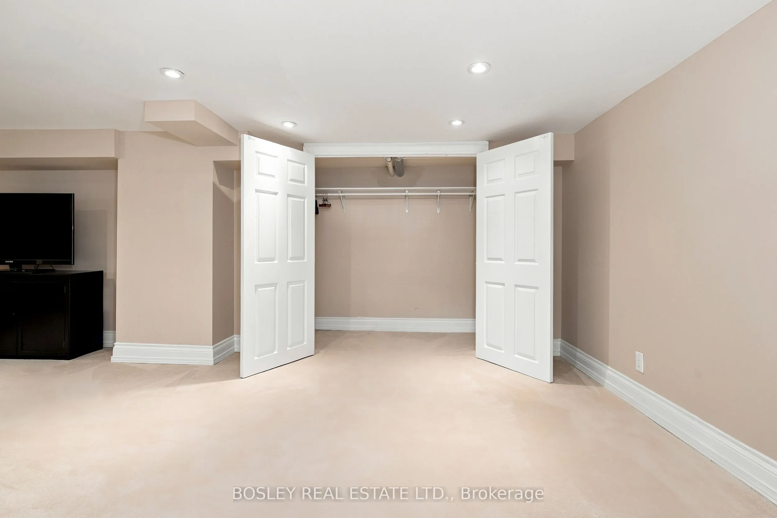 9 George Jones Street #Lower